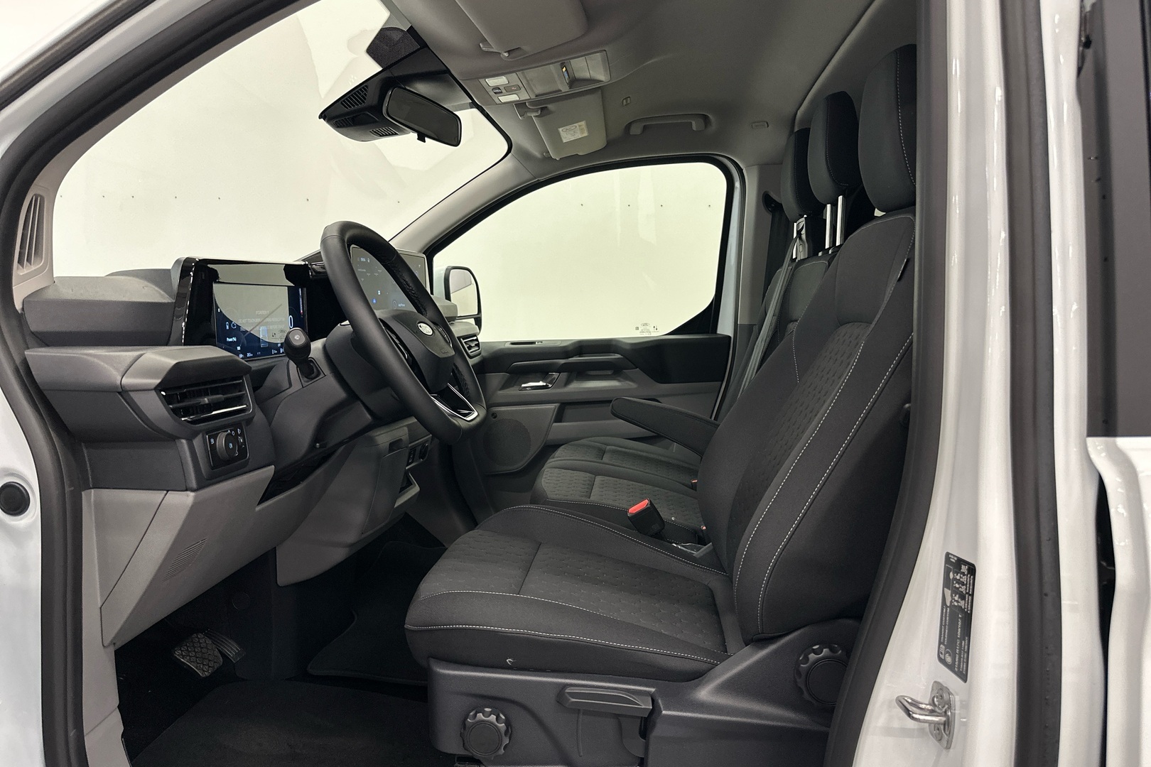Ford Tourneo Custom 2026, kuva 7/26