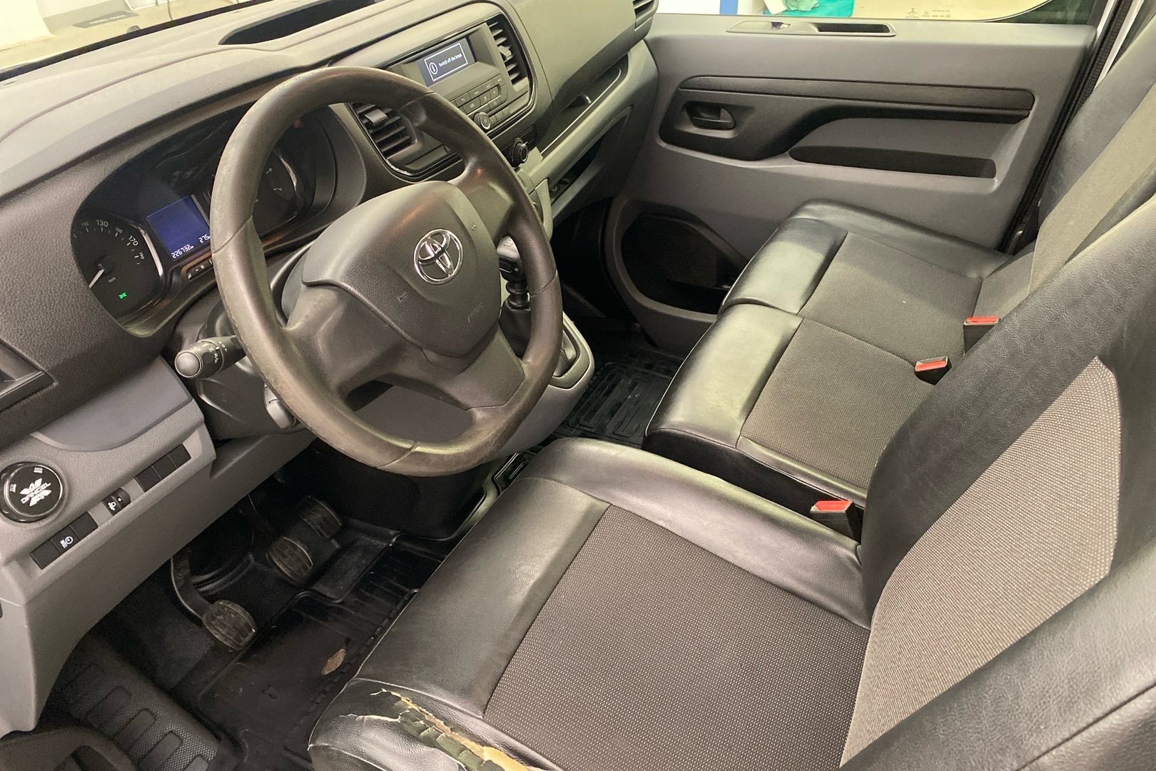 Toyota Proace L2 2,0 D 120 4x4 5-ovinen 2021, kuva 6/14