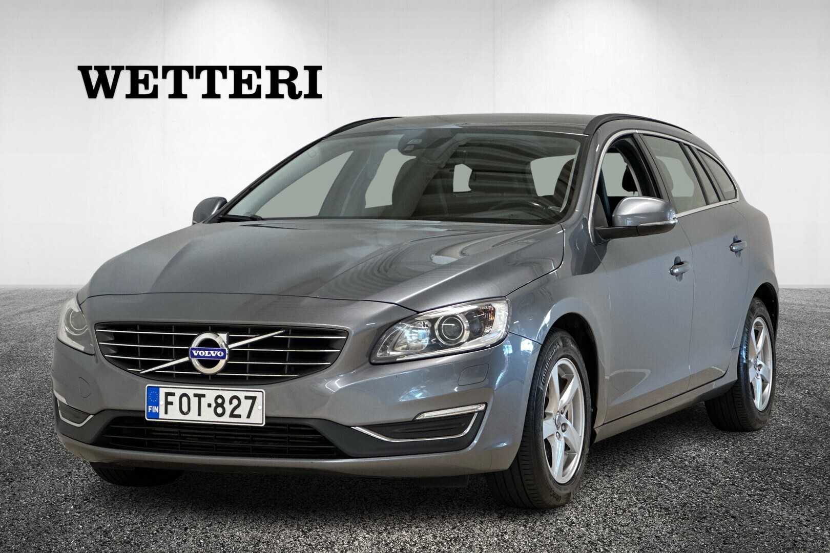 VOLVO V60 D4 Business aut - Webasto / Xenon-valot /  VOC/ Parkkitutka / Ratinlämmitys / Navi