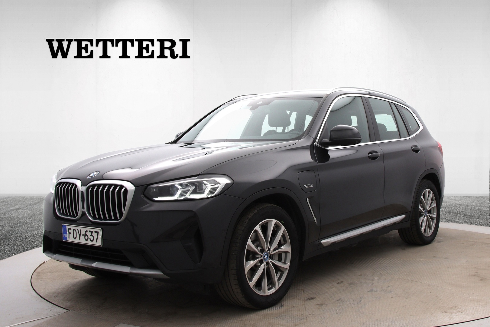 BMW X3 G01 xDrive 30e A Charged Edition **Suomi-auto // Taittuva vetokoukku // Urheiluistuimet ** - **M Sport ratti // Digimittaristo / Vakkari / Ratinlämmitin / Navigointi / Hifit / Adaptiiviset LED ajovalot / Sähköinen takaluukku / Parking Assistant Plus**