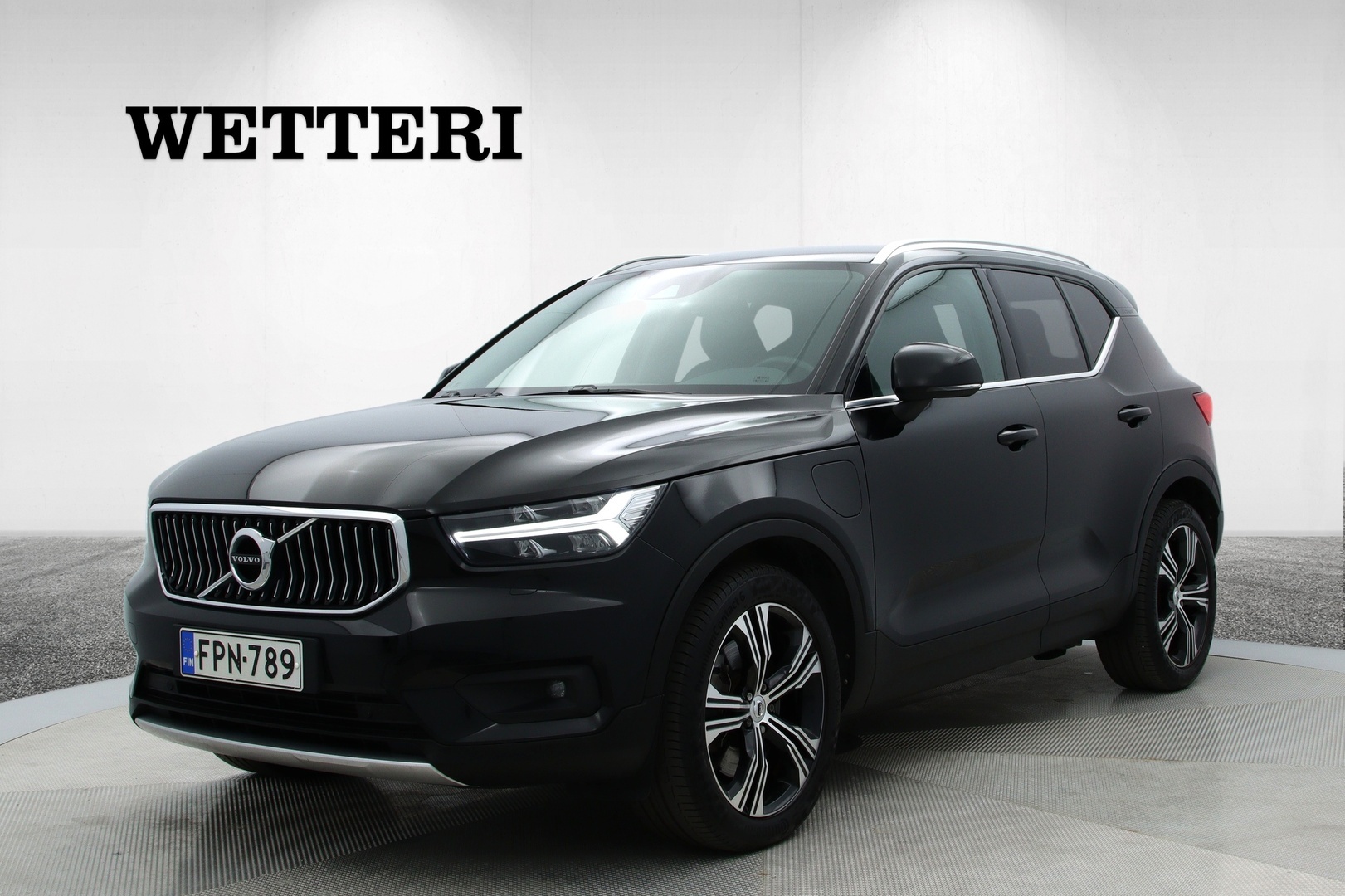 VOLVO XC40 T5 TwE Business Inscription aut. / Adapt. vakionopeudensäädin / Vetokoukku / Nahkaverhoilu / Kamera / Navi / Lisälämmitin / Suomiauto - / Adapt. vakionopeudensäädin / Vetokoukku / Nahkaverhoilu / Kamera / Navi / Lisälämmitin / Suomiauto / Aviloo SoH 82,3%