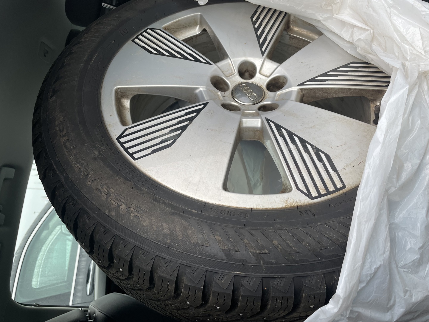 Audi Q8 e-tron 2024, photo 4/5