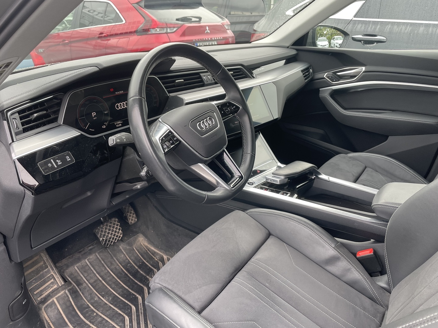 Audi Q8 e-tron 2024, photo 2/5