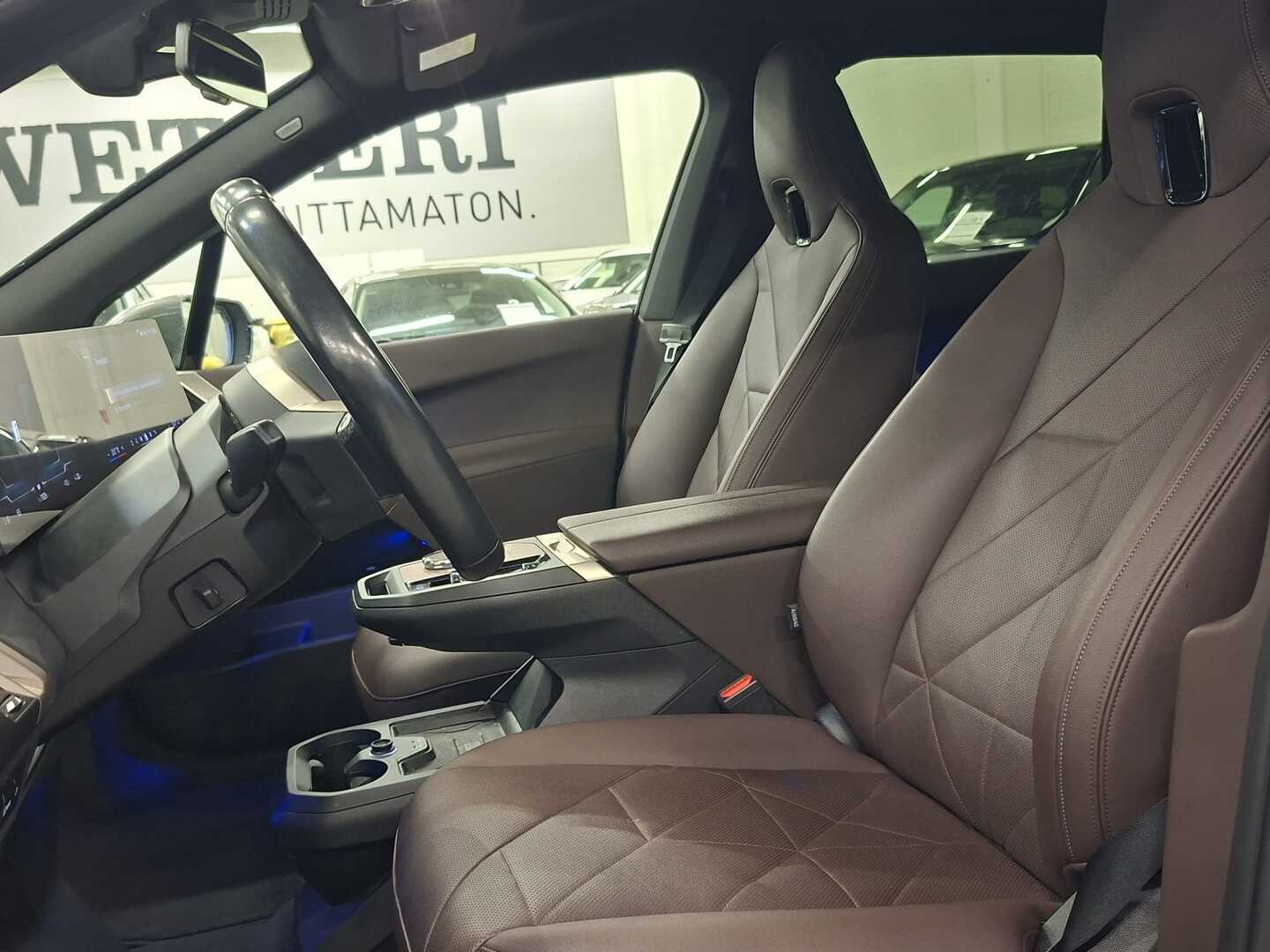 BMW iX xDrive40 Fully Charged 2023, kuva 3/6
