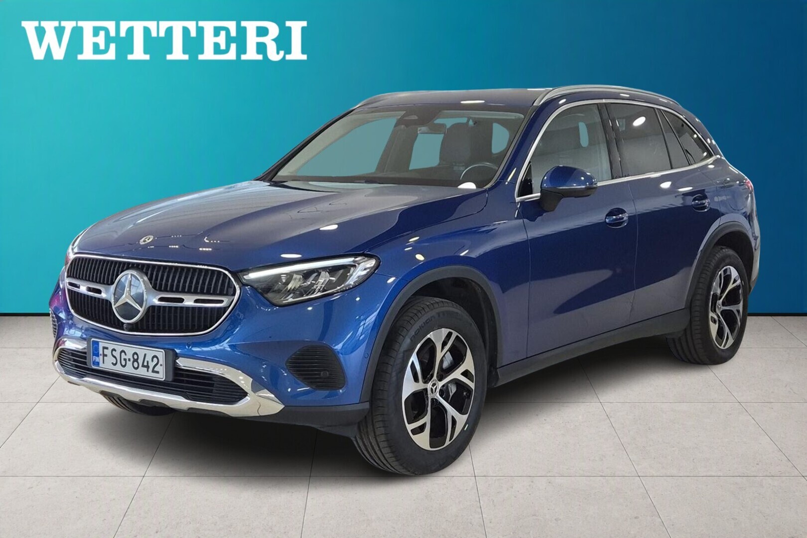 MERCEDES-BENZ GLC 300 e 4MATIC A Business Edition - Merkkihuollettu Suomi-auto / Vetokoukku / Artico tekonahkaverhoilu / Muistipenkit edessä / Navigointi / Mukautuva vakionopeudensäädin Distronic / Pysäköintikamera / 