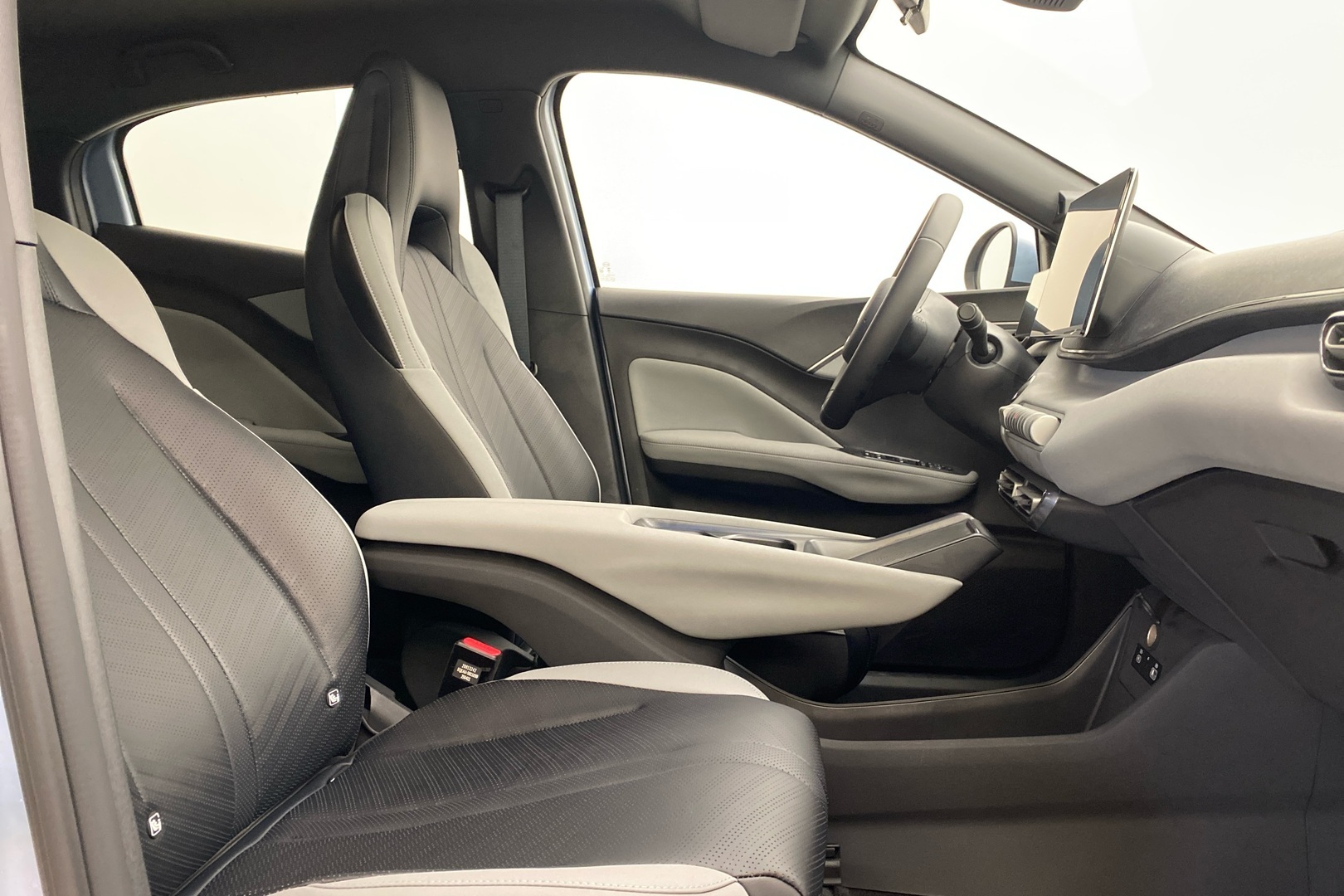 BYD Dolphin Surf Boost 2026, kuva 7/18