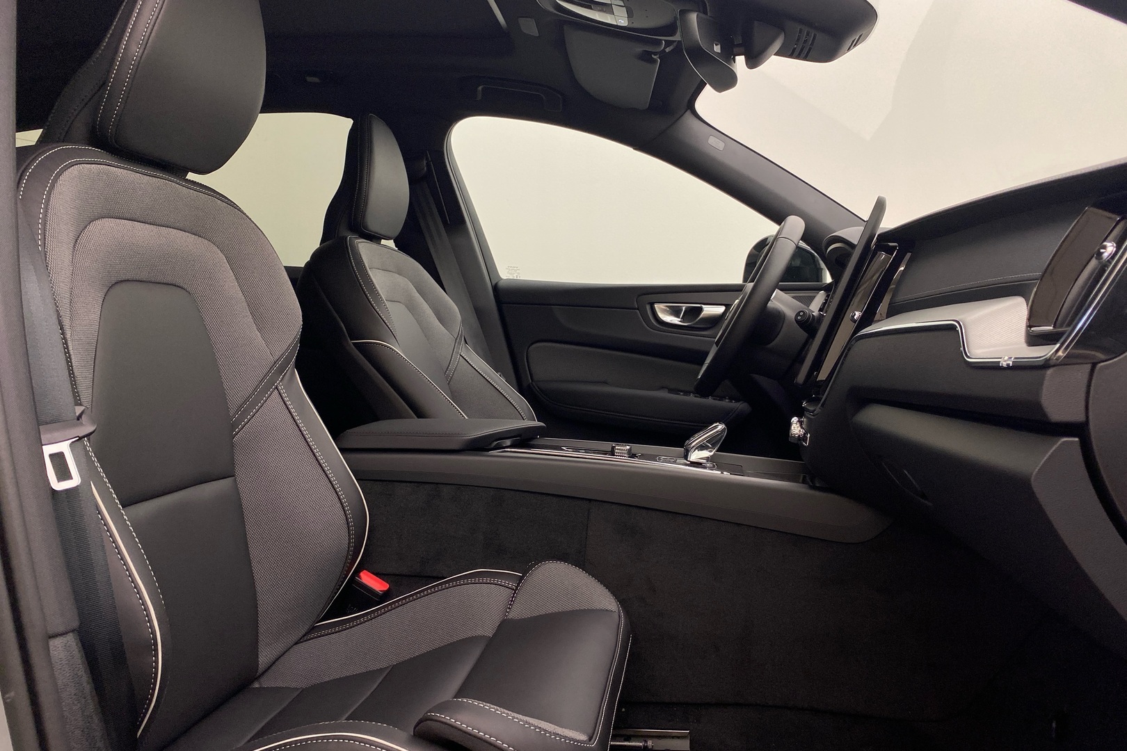 Volvo XC60 2027, photo 7/20
