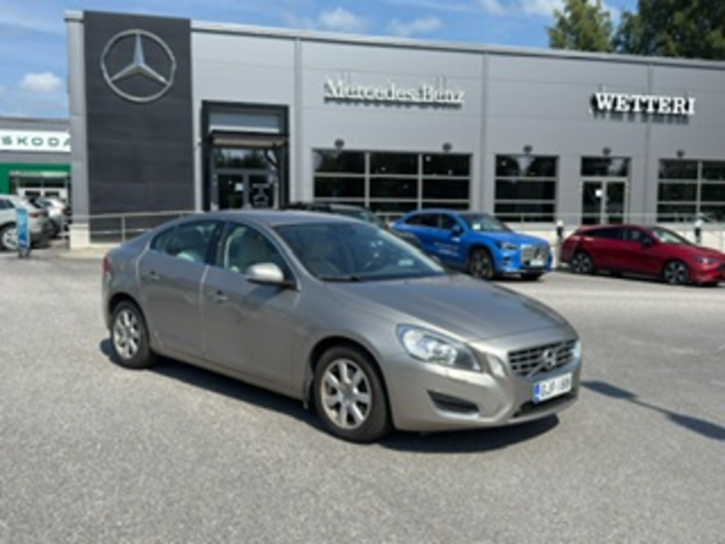 VOLVO S60 D3 Momentum aut**Hyvällä huoltohistorialla** - ** Juuri katsastettu/ Koukku/ Vakkari/ Lisälämmitin**
