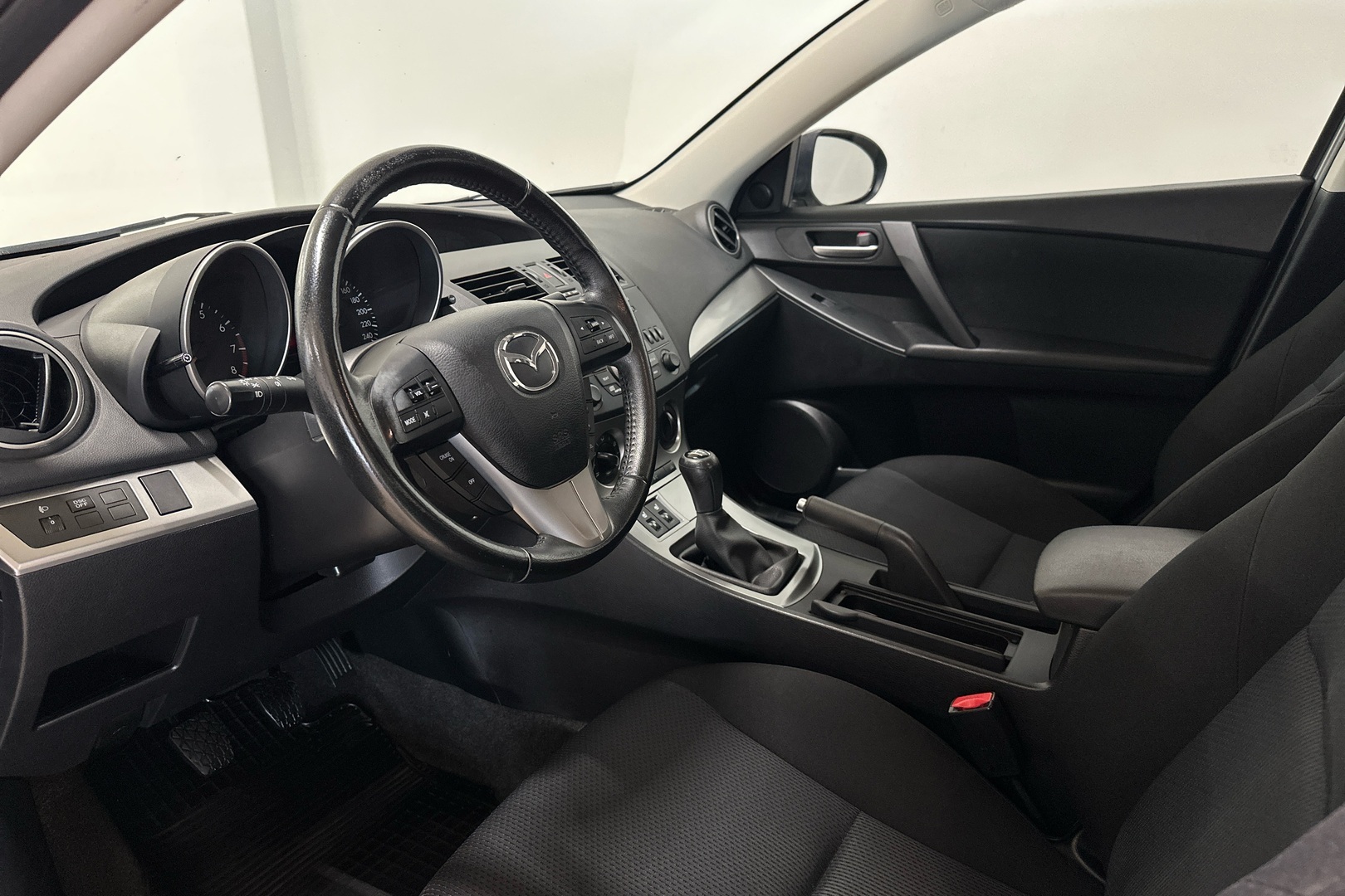 Mazda 3 2011, kuva 6/15