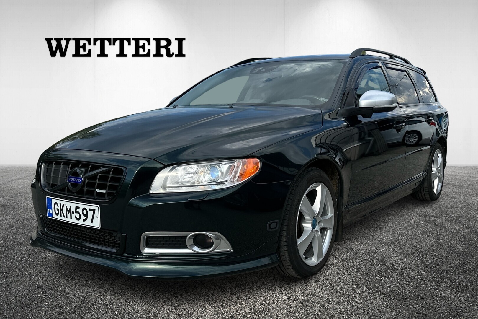 VOLVO V70 D3 R-Design aut/Vetokoukku/Polttoainetoiminen lisälämmitin/Xenon valot/R-Desing nahka penkit/ - Huoltokirja/Jakohihna vaihdettu 1/2023/ Wetteri vaihtoauto tarkastettu/Todella hieno yksilö/