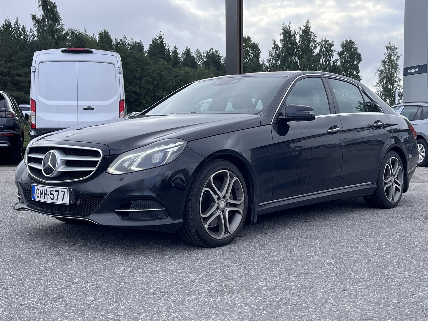 MERCEDES-BENZ E 350 Bluetec 4Matic A Premium Business ** Juuri tullut! Ota yhteyttä 0449025570 tai vertti.kallio@wetteri.fi ** - Juuri tullut! Ota yhteyttä 0449025570 tai vertti.kallio@wetteri.fi ** Vetokoukku / Adaptiivinen vakionopeudensäädin / Nahkaverhoilu / Navi / Bluetooth / LED **