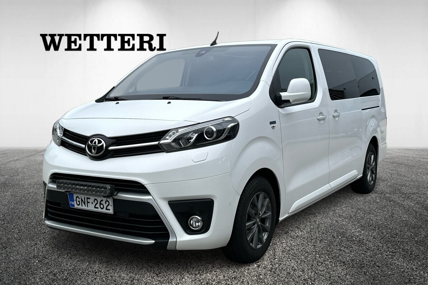 TOYOTA Proace Verso Family L2 2,0 D 180 Aut. / 7-paik. / Esteetön / Pyörätuoliluiska - Tamlansin varustelema Suomiauto / Webasto / Sähkötoimiset liukuovet molemmin puolin/Navi/