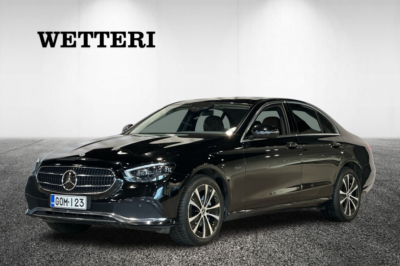 MERCEDES-BENZ E 300 e 4MATIC A Business Avantgarde EQ Power / Juuri saapunut / Kysy lisää myyjältä - Suomiauto / DTR+Q -vakionopeudensäädin / Multibeam / Vetokoukku / Peruutuskamera / Jalopuu-somisteet / 