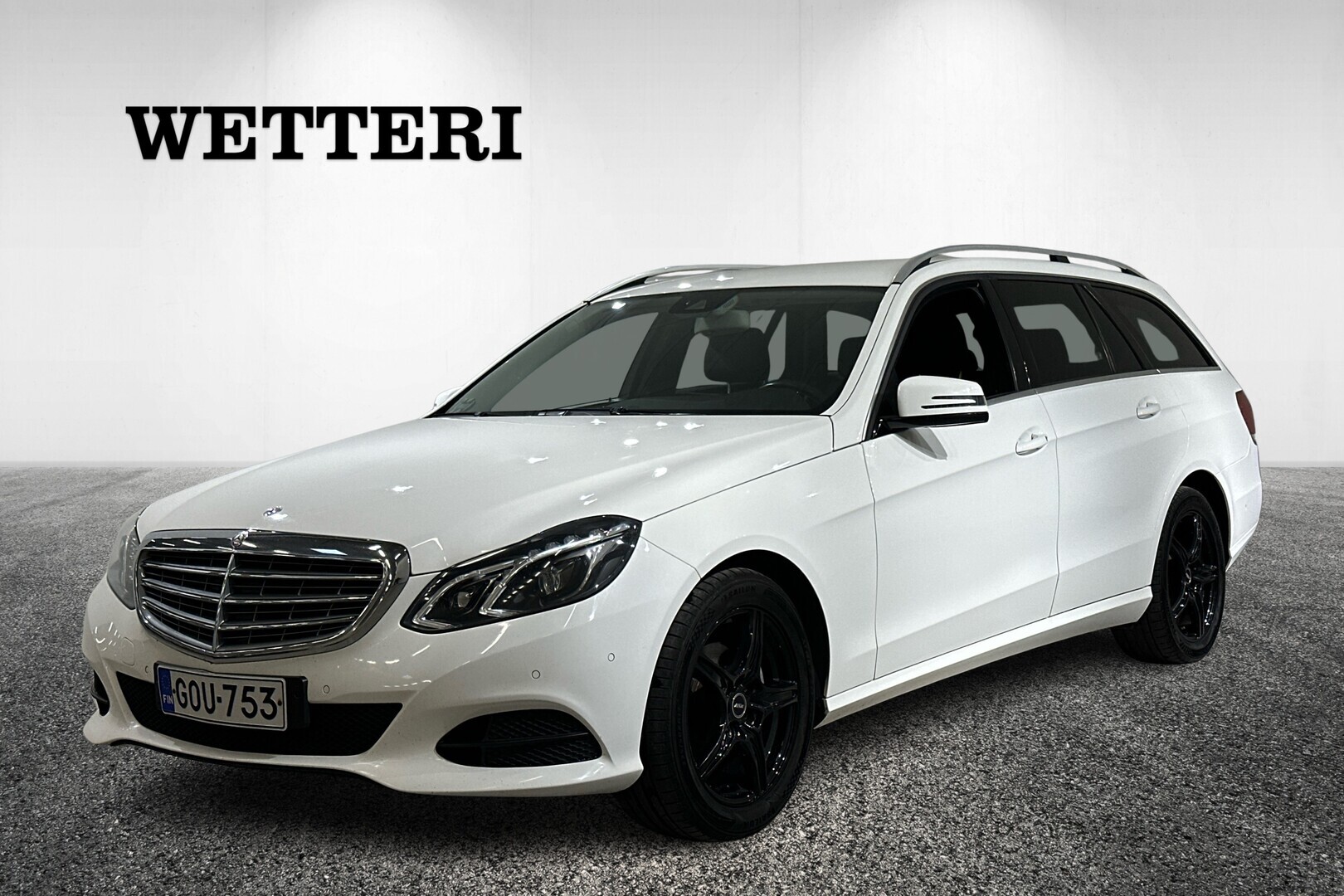 MERCEDES-BENZ E 220 CDI BE T A **Navi / Webasto / Koukku