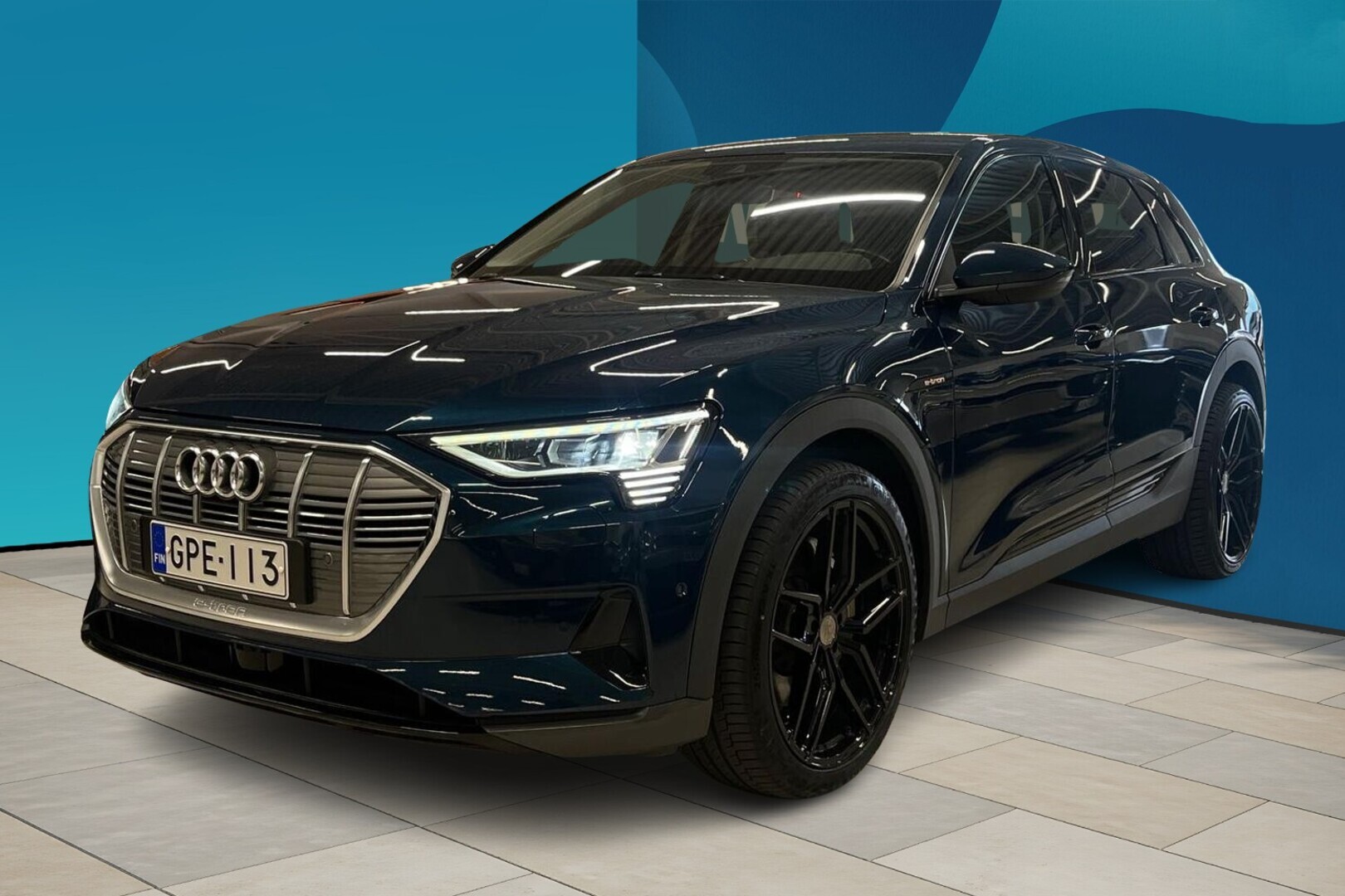 AUDI e-tron 55 quattro / Ilma-alusta / Adapt.Cruise / Kamera / Carplay / Sporttipenkit / Navi / - / Ilma-alusta / Adapt.Cruise / Kamera / Carplay / Sporttipenkit / Navi /