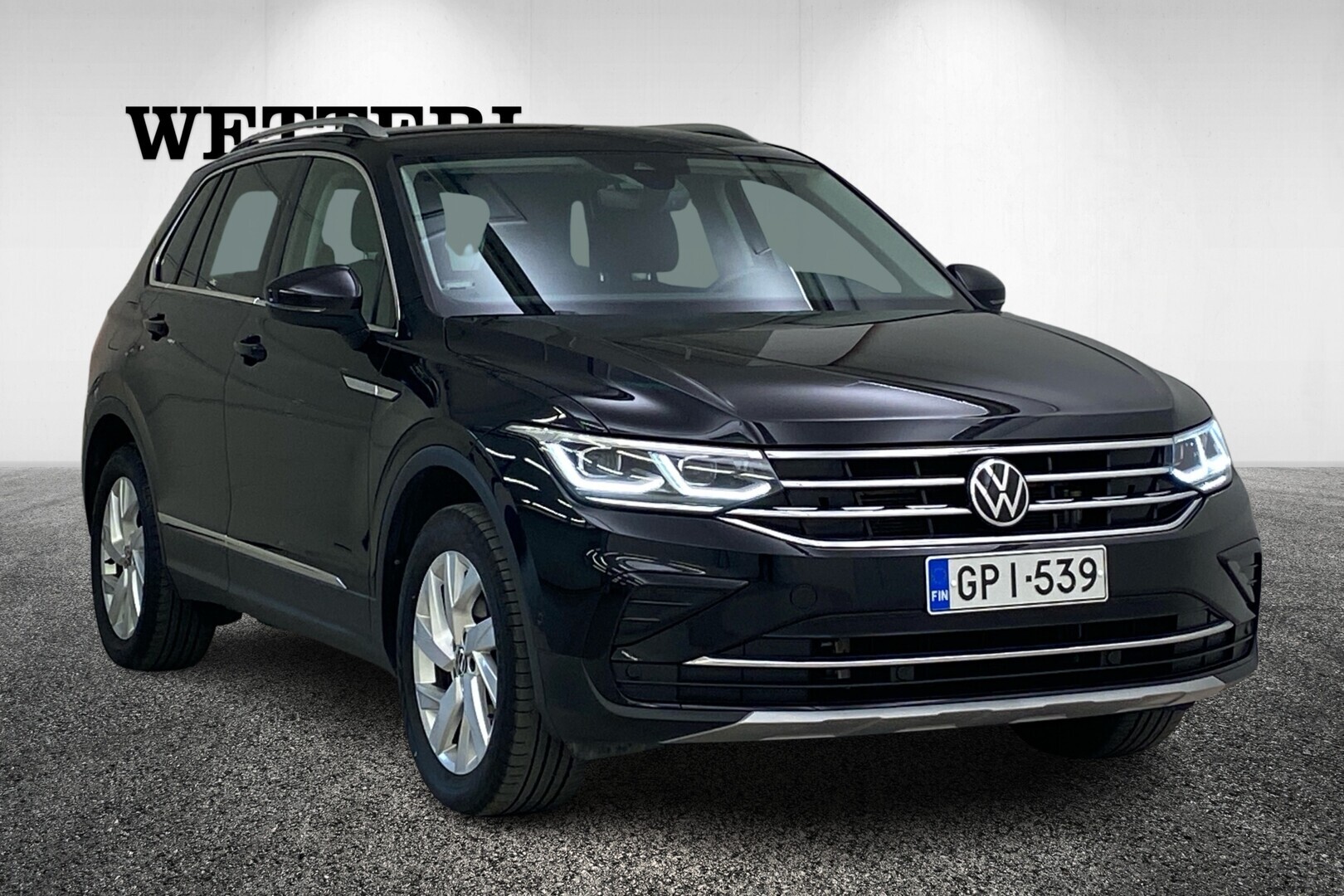 VOLKSWAGEN Tiguan Style 2,0 TDI SCR 110 kW 4MOTION DSG-aut. / Merkkihuollettu / Koukku / Hierovat penkit / Navi / Avaimeton / Muk.vakkari