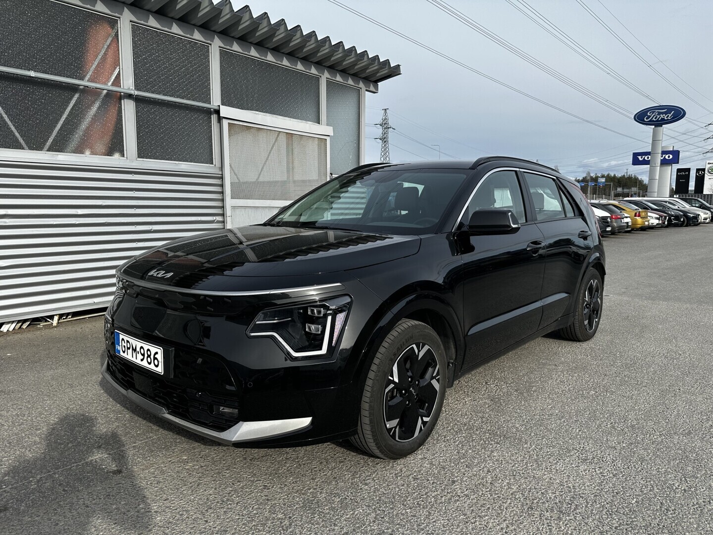 KIA Niro EX 64,8kWh 204hv Premium - / 1-omisteinen / Suomi-auto / Premium Pack / Esilämmitys / Adapt. vakkari / Lämpöpumppu/ Navi / Digimittaristo / Peruutuskamera / Parkkitutkat / Etähallinta / Puolinahat / Kahdet renkaat aluvanteilla