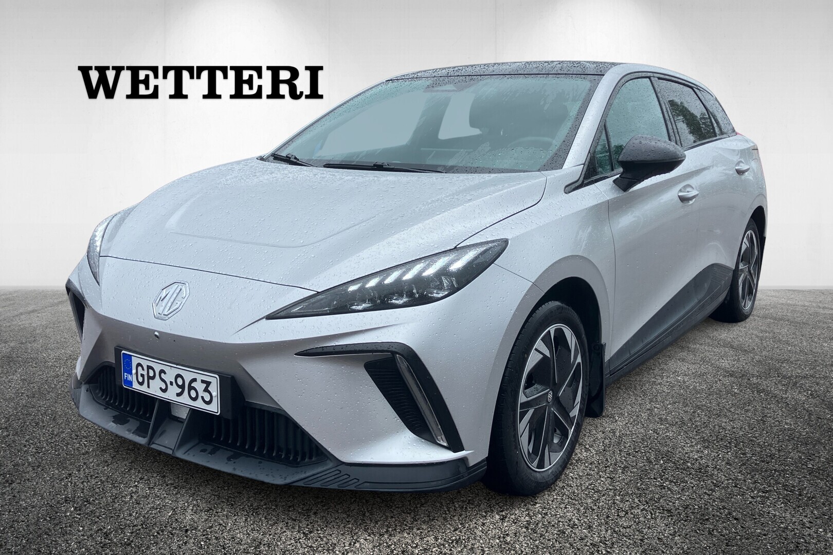MG MG4 Luxury // 1-OM / Vetokoukku / Täyd. Merkkihuollot / 360-kamera / Etäohjaus / Sähköpenkki / ACC / Navi / V2L / 2xAlut // - // 1-Omistaja / Vetokoukku / Täyd. Merkkihuollot / 360-kamera / Etäohjaus / Sähköpenkki / ACC / Navi / V2L / 2xAlut //