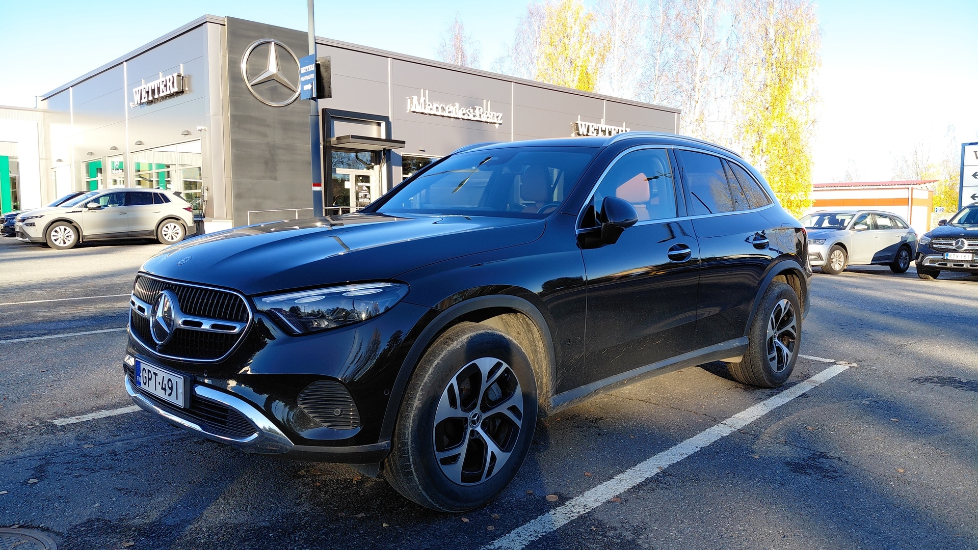 MERCEDES-BENZ GLC 300 e 4MATIC A Premium - I-omistajalta / Digital Light / Distronic / Keyless Go / 360-kamera / Talvipaketti / Vetokoukku
