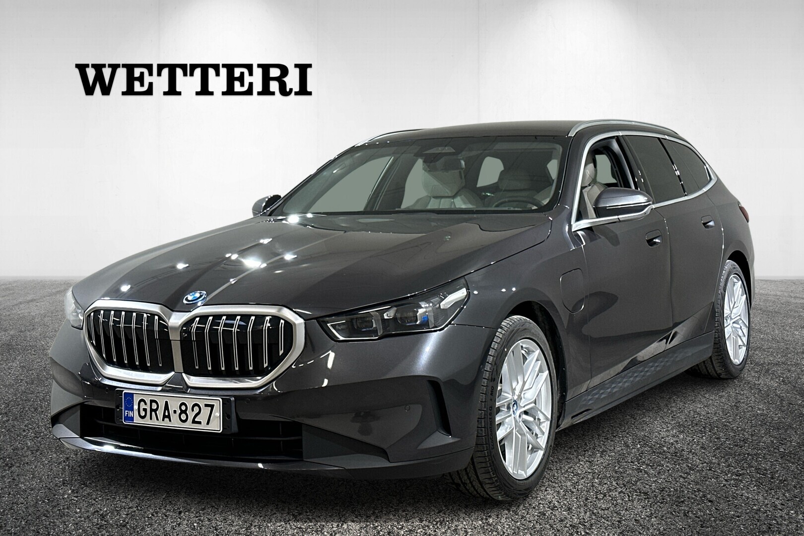 BMW 530 G61 Touring 530e A xDrive Charged Edition - ** Koukku / Navi / Harman&Kardon / Driving Assistant Plus / 360º kamera **