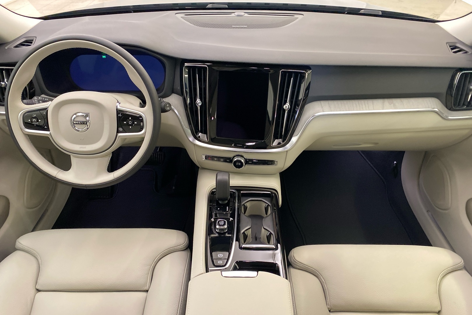 Volvo V60 T6 AWD Long Range Plus Bright 2026, kuva 6/19