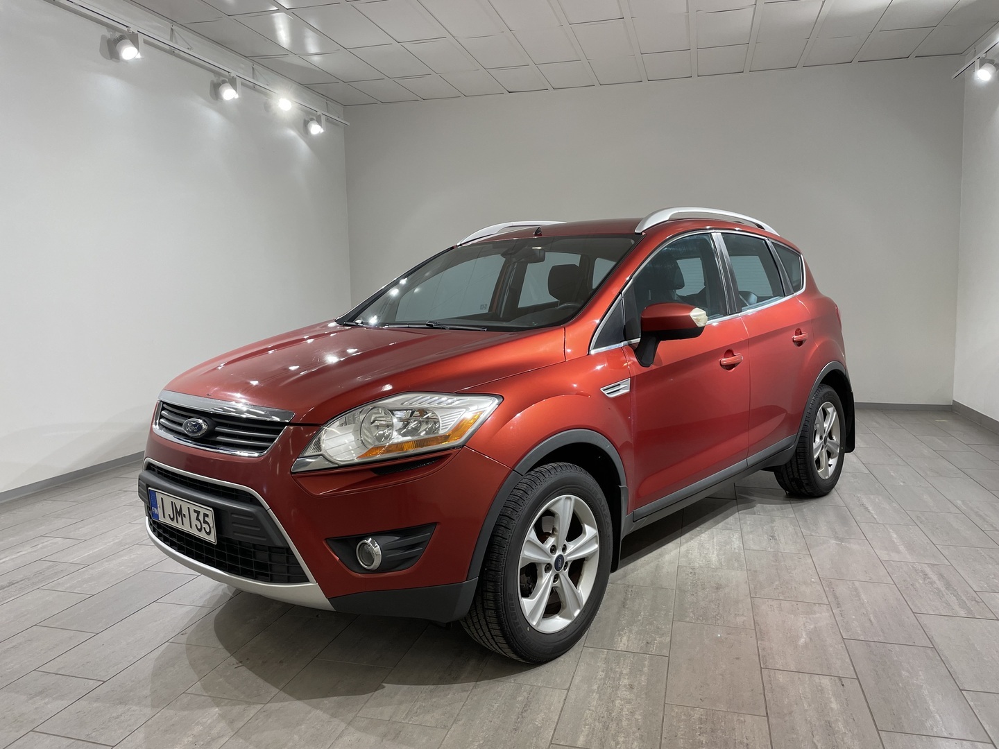 FORD Kuga 2,0 TDCi 136hv DPF 4WD Titanium M6 5-ovinen - https://huutokaupat.com/kohde/6494999/ford-kuga-2-0-tdci-136hv-dpf-4wd-titanium-m6-2010
