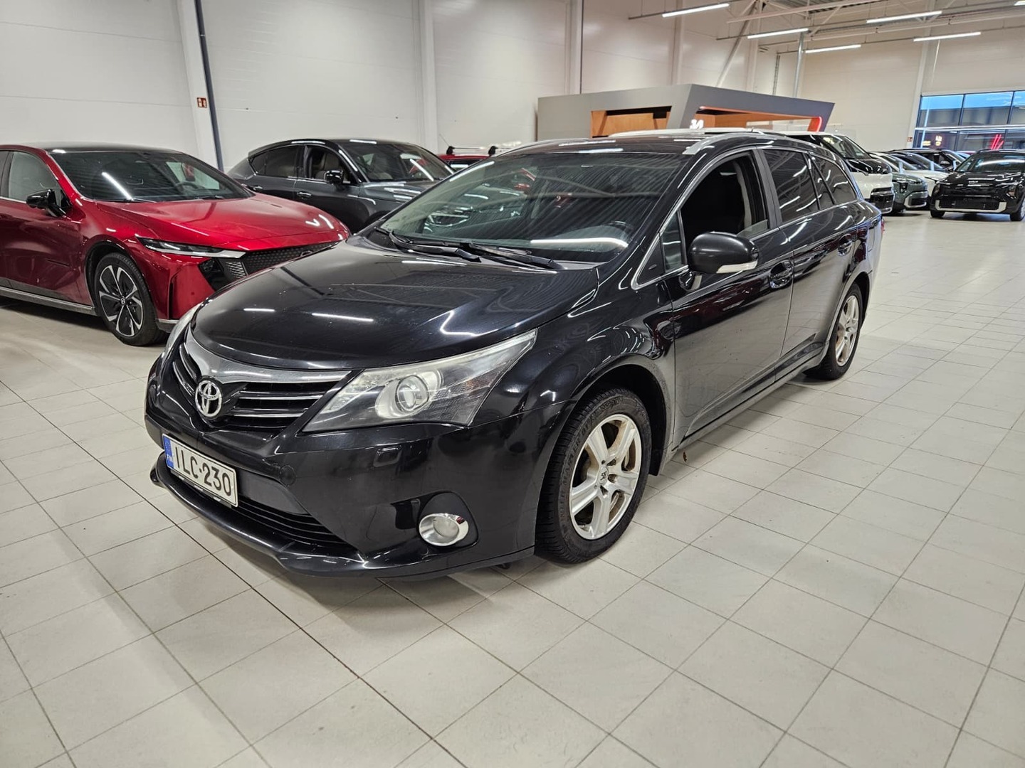 TOYOTA Avensis 2,0 D-4D DPF Active Wagon / MYYDÄÄN HUUTOKAUPAT.COM ENITEN TARJOAVALLE! / - / MYYDÄÄN HUUTOKAUPAT.COM ENITEN TARJOAVALLE! /