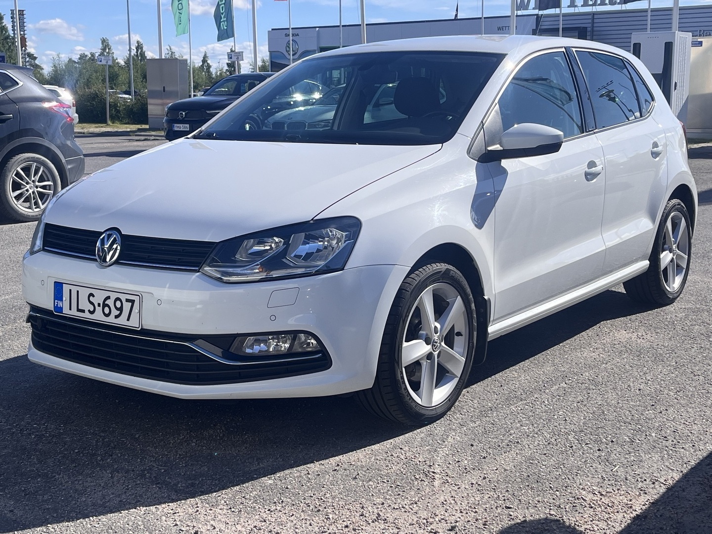 VOLKSWAGEN Polo Highline 1,2 TSI 81 kW (110 hv) BlueMotion Technology 4-ovinen - Juuri tullut! Pyydä tarjous jo nyt 0449025570 tai vertti.kallio@wetteri.fi ** Suomi-auto / Bluetooth / Jakopää 7|26 / Vakkari **
