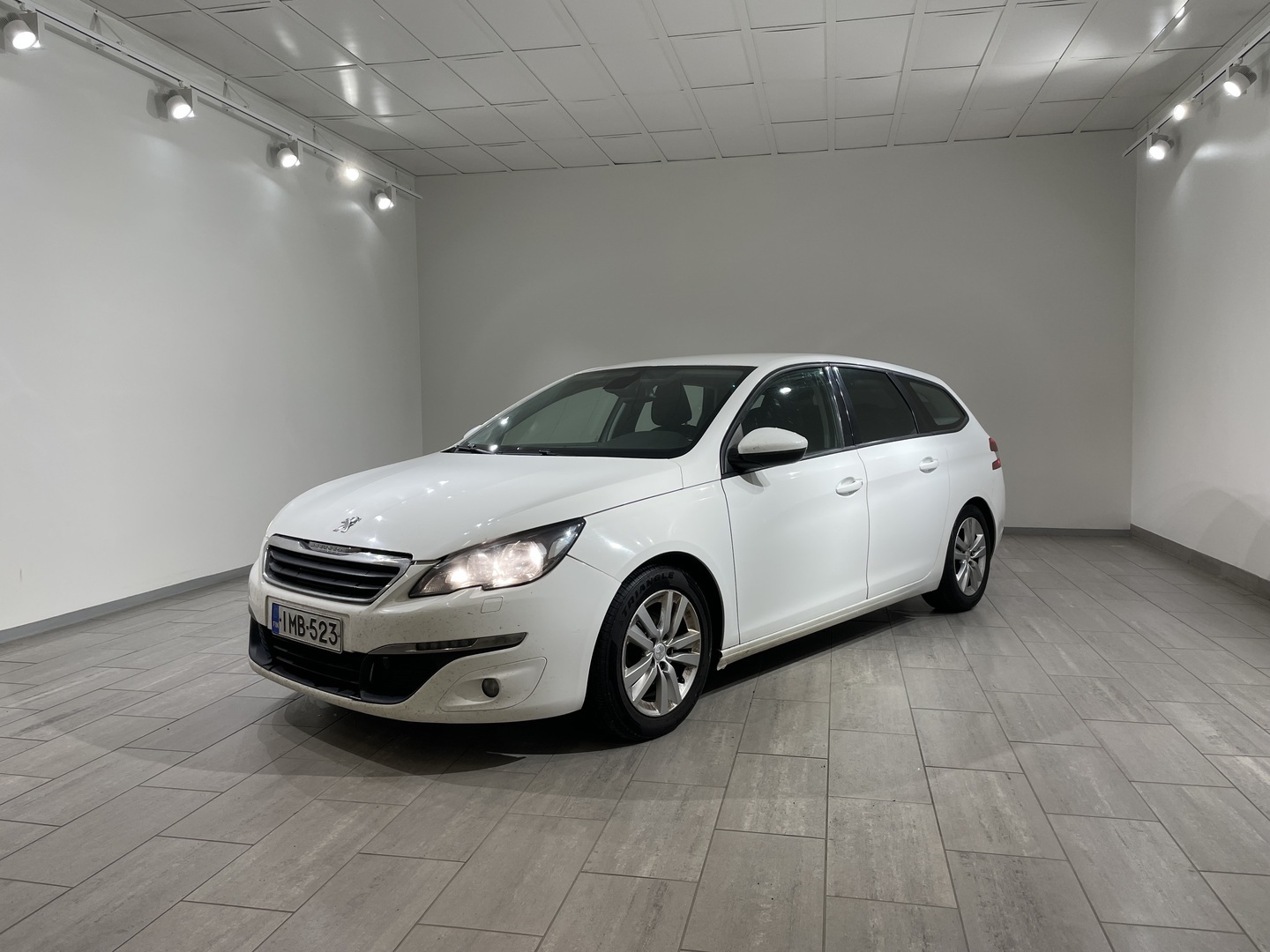 PEUGEOT 308 SW Active BlueHDi 120 - https://huutokaupat.com/kohde/6483542/peugeot-308-sw-active-bluehdi-120-jakopaa-3-2026-2015