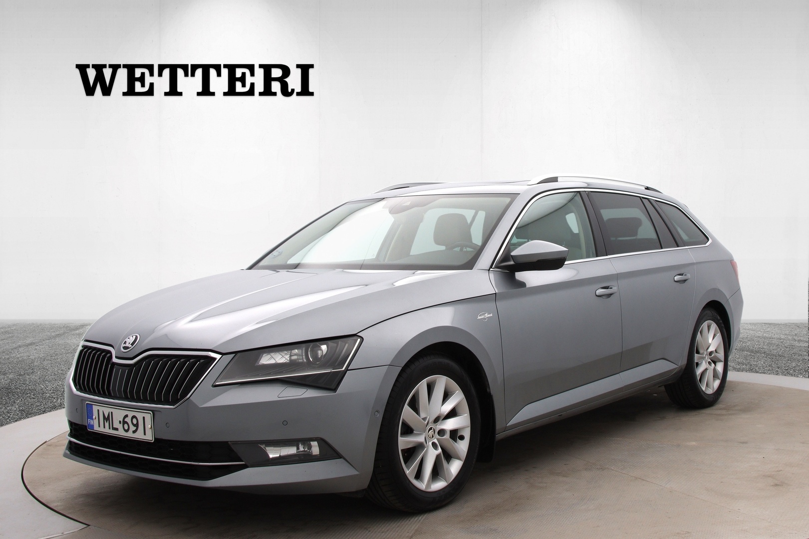 SKODA Superb Combi 2,0 TDI 190 4x4 L&K DSG Aut. / Webasto / Koukku / Panorama / Navi / Nahkaverhoilu / Kamera / P-Avustin - **1-omistaja / Suomi-auto / Neliveto / Hyvin huollettu**