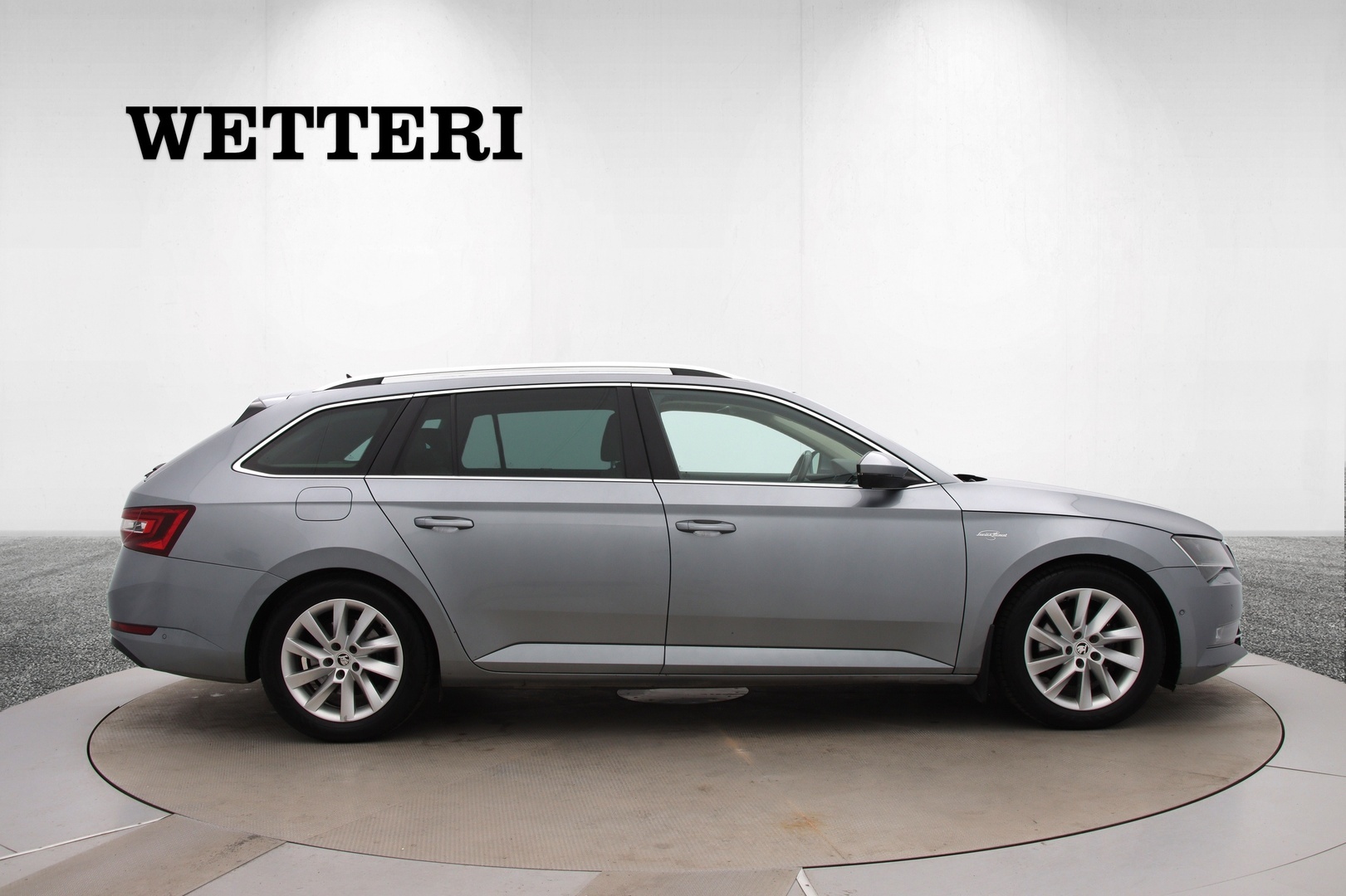 Skoda Superb 2016, photo 6/31