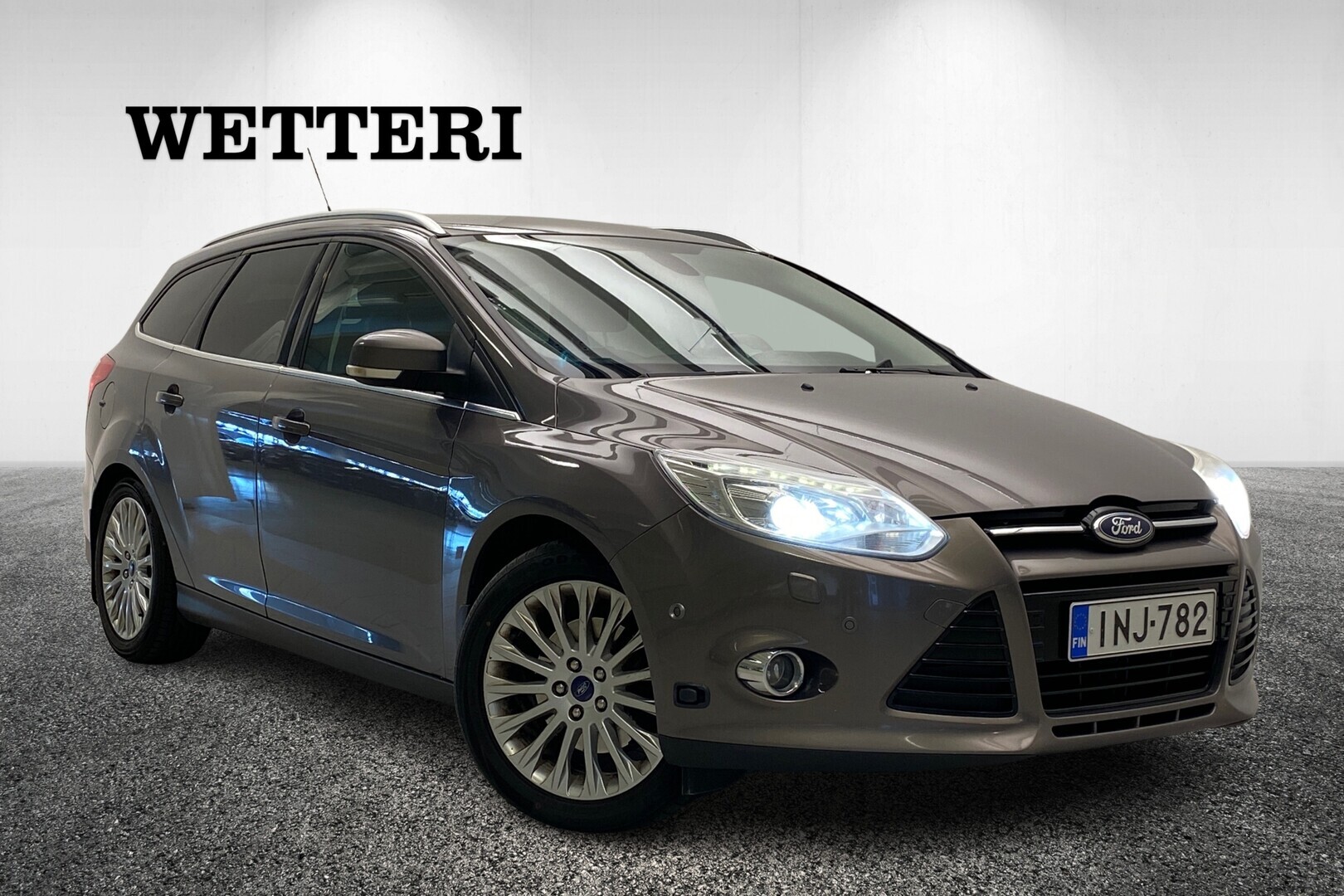 FORD Focus 1,6 EcoBoost 150 hv Flexifuel Titanium M6 Wagon - Nopeimmalle! / 1.omistajalta / Täydellinen merkkiliikkeen huoltohistoria / Kahdet renkaat / Vetokoukku / Pa-toiminen lisälämmitin