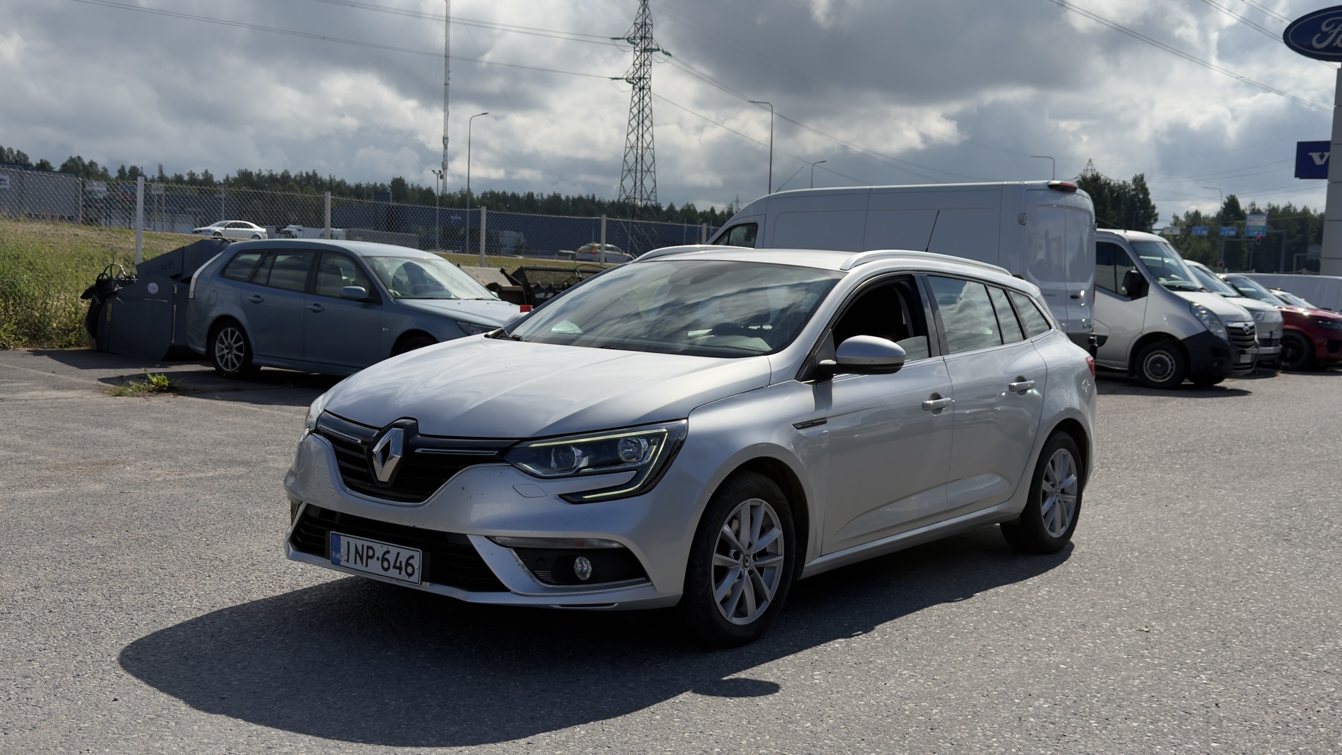 RENAULT Megane Sport Tourer Energy TCe 130 Zen / Keyles / Tutkat / Moottorinlämmitin + sisäpistoke - Juuri tullut! / Lisätietoja ja tarjousta 0417311818 / mika.myllykangas@wetteri.fi