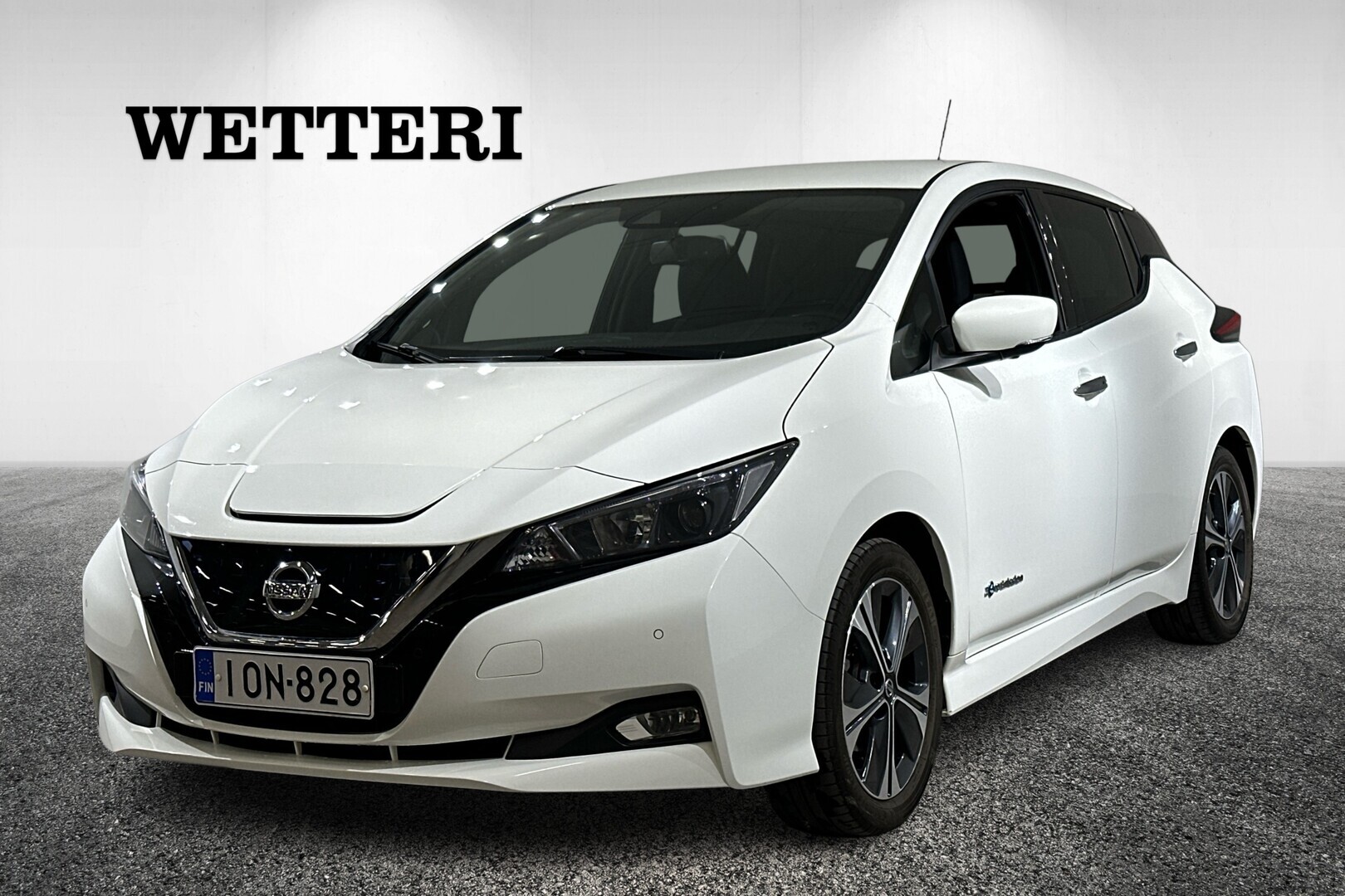 NISSAN Leaf N-Connecta 40 kWh **Suomiauto / 360Kamera / Navi / Mukautuva vakkari** - SOH 88%