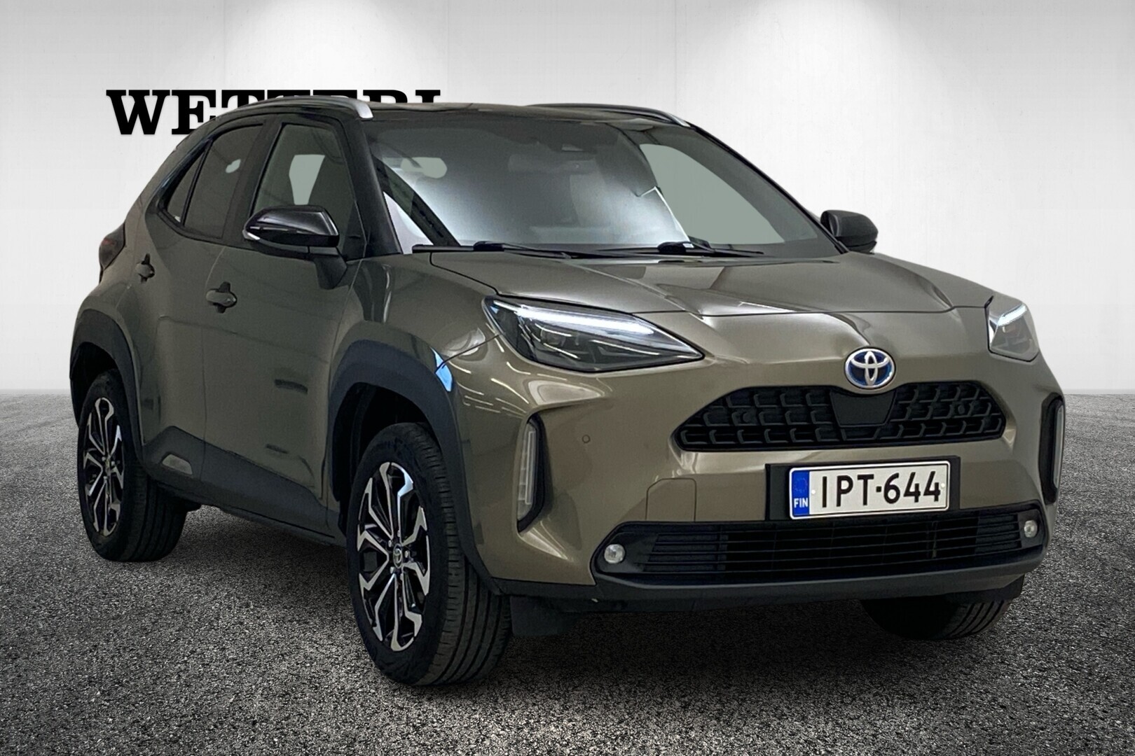 TOYOTA Yaris Cross 1,5 Hybrid AWD-i Intense / Merkkihuollettu / LED / Navi / Avaimeton / Ratin lämmitys / Muk.vakkari / Kamera ja tutkat