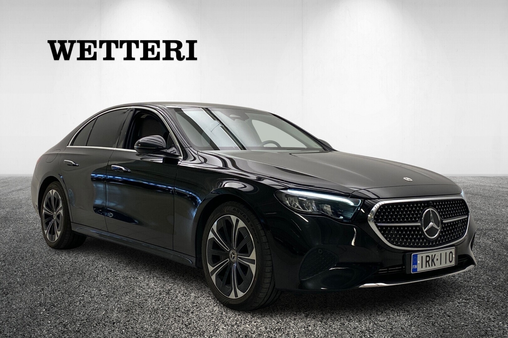 MERCEDES-BENZ E 300 e 4MATIC A -  / Airmatic / Nelipyöräohjaus / Distronic / LED-valot / Vetokoukku / Suomiauto / Keyless Go