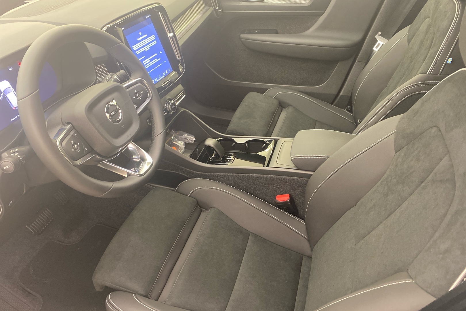 Volvo EX40 2026, kuva 7/19