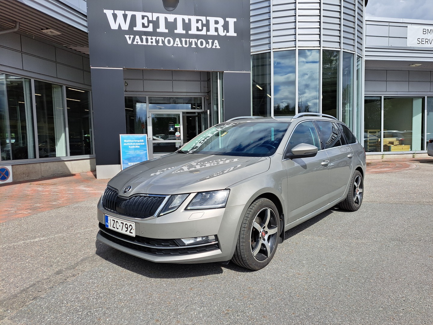 SKODA Octavia Combi 1,0 TSI Style DSG Autom**Canton Sound System/ Navigointijärjestelmä** - **Merkkihuollettu/ Webasto/ P-Kamera/ Vakionopeudensäädin**