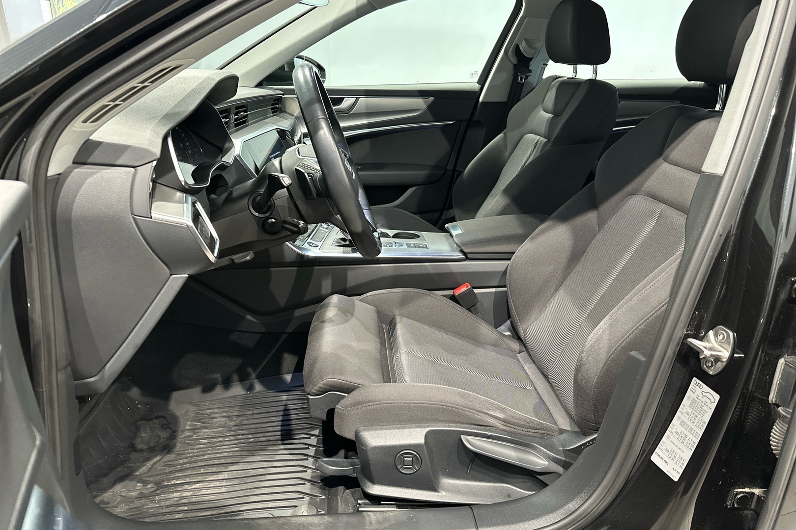 Audi A6 2021, kuva 6/28