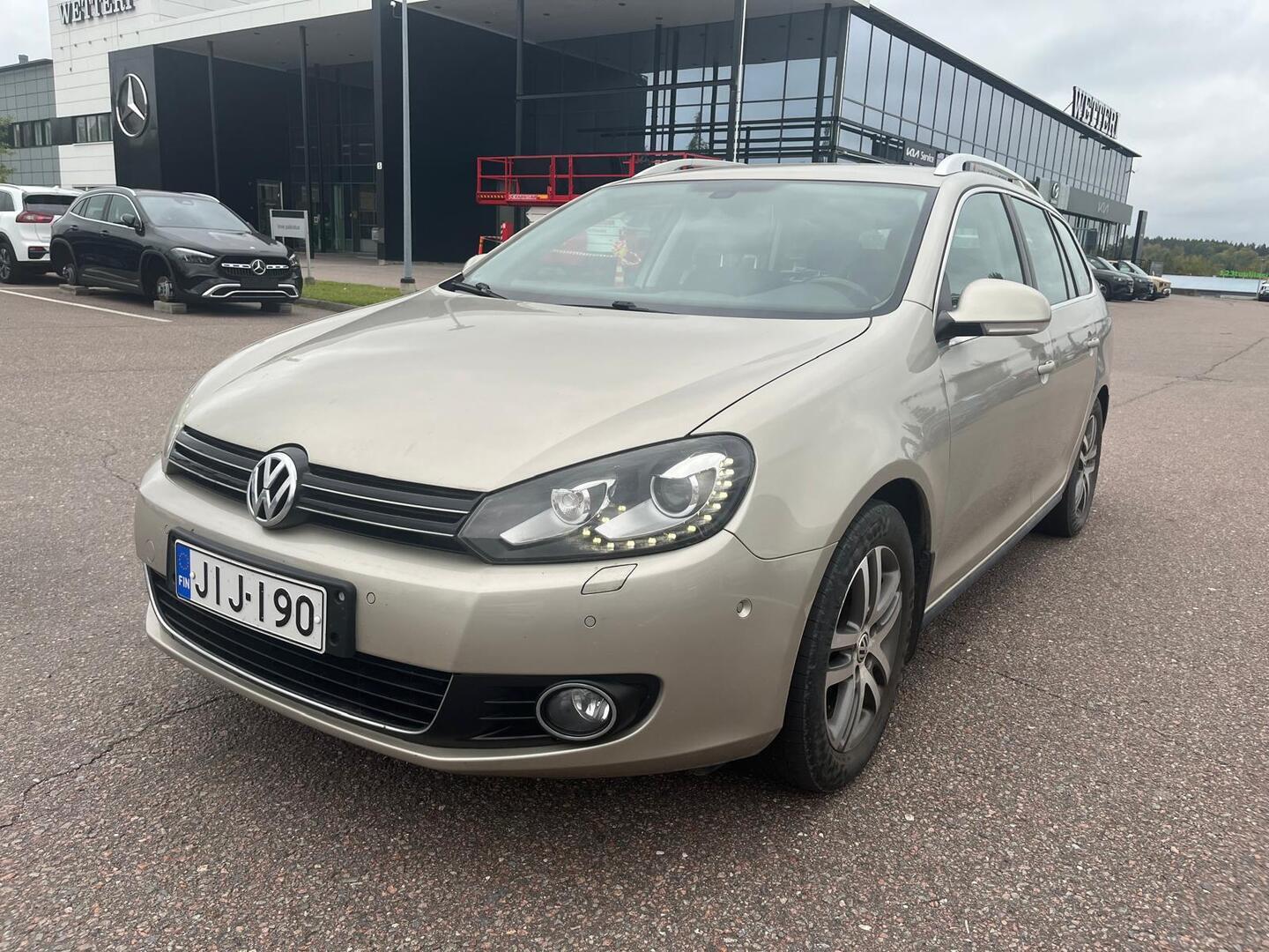 VOLKSWAGEN Golf Variant Highline Plus 1,4 TSI 90 kW (122 hv) DSG-automaatti // 1 omistaja / Merkkihuollettu / Webasto / Xenon valot // - // 1 omistaja / Merkkihuollettu / Webasto / Xenon valot // 