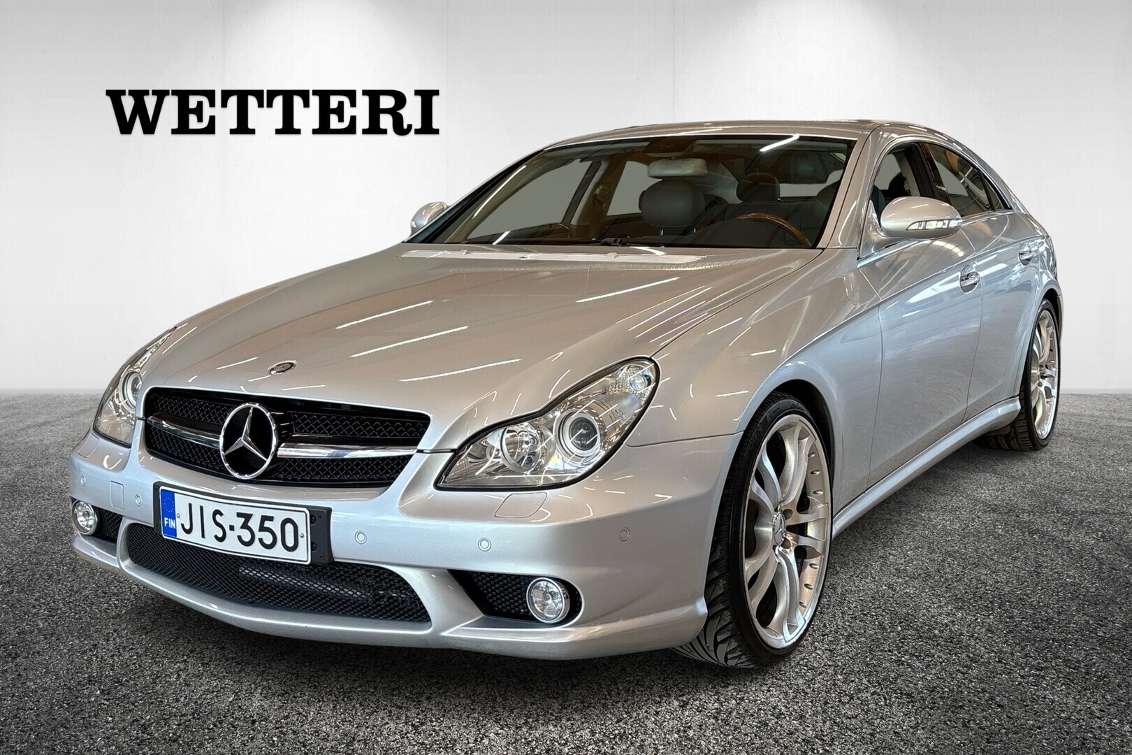 MERCEDES-BENZ CLS 500 // 2 x Alut / AMG Styling / Nahkaverhoilu / Airmatic / Harman Kardon / Sähköpenkit / Vakionopeudensäädin / Kattoluukku // - // 2 x Alut / AMG Styling / Nahkaverhoilu / Airmatic / Harman Kardon / Sähköpenkit / Vakionopeudensäädin / Kattoluukku //