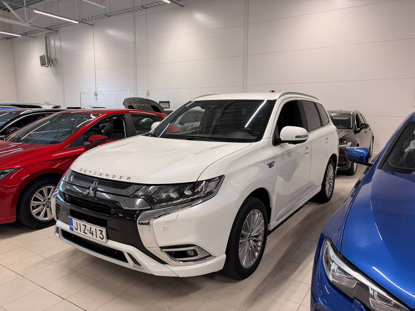 MITSUBISHI Outlander PHEV Instyle 4WD 5P / Juuri tullut! / Tietoja päivitetään! / - / Rockford Fosgate audio / Adapt.Cruise / Blis / 360-Kamerat / Timanttinahat /  
