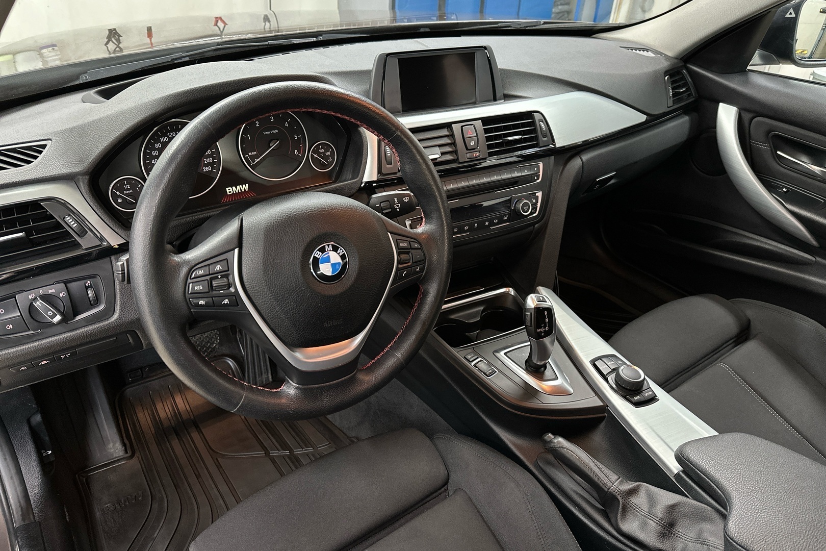 BMW 320 2015, kuva 7/27