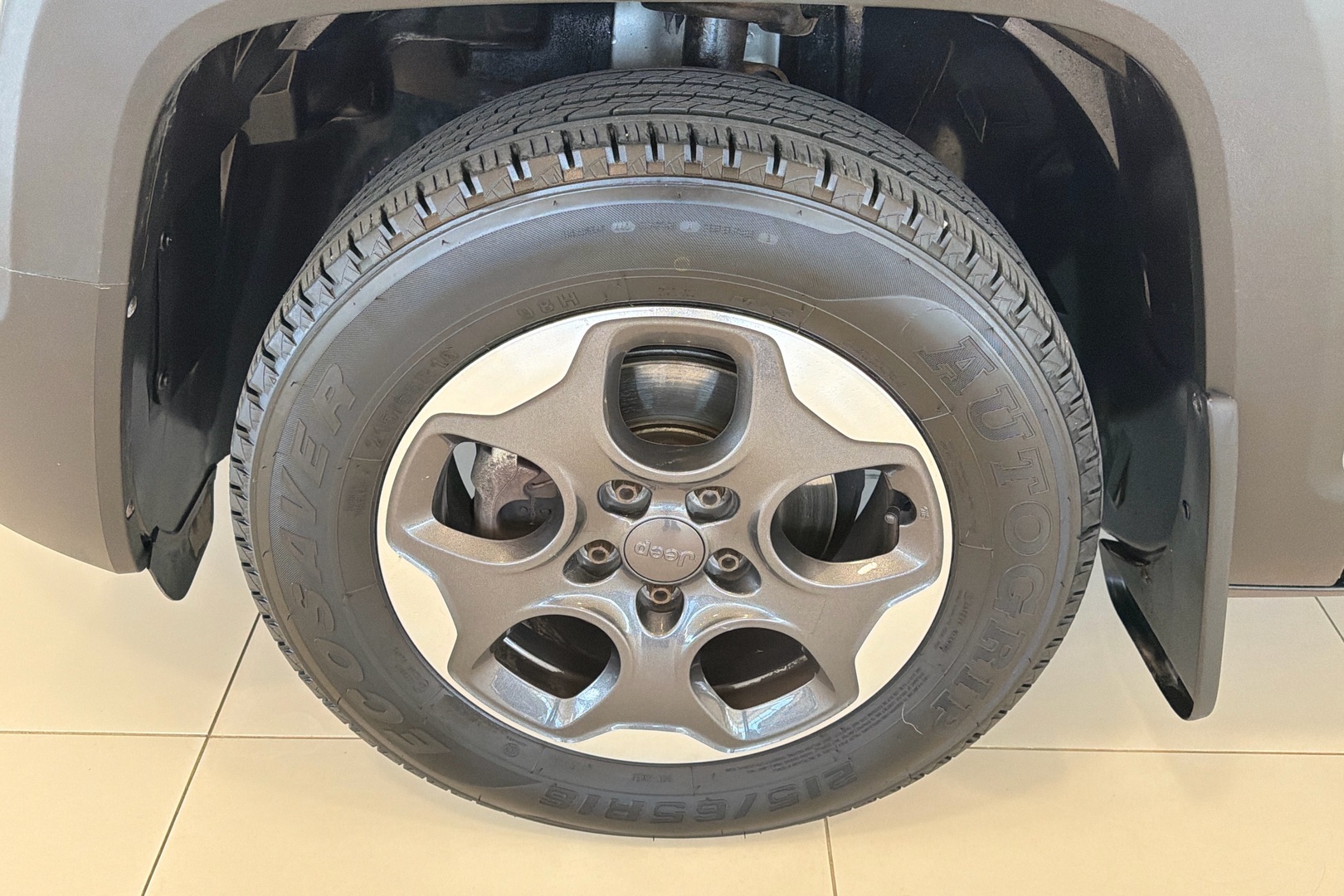 Jeep Renegade 2016, kuva 7/18