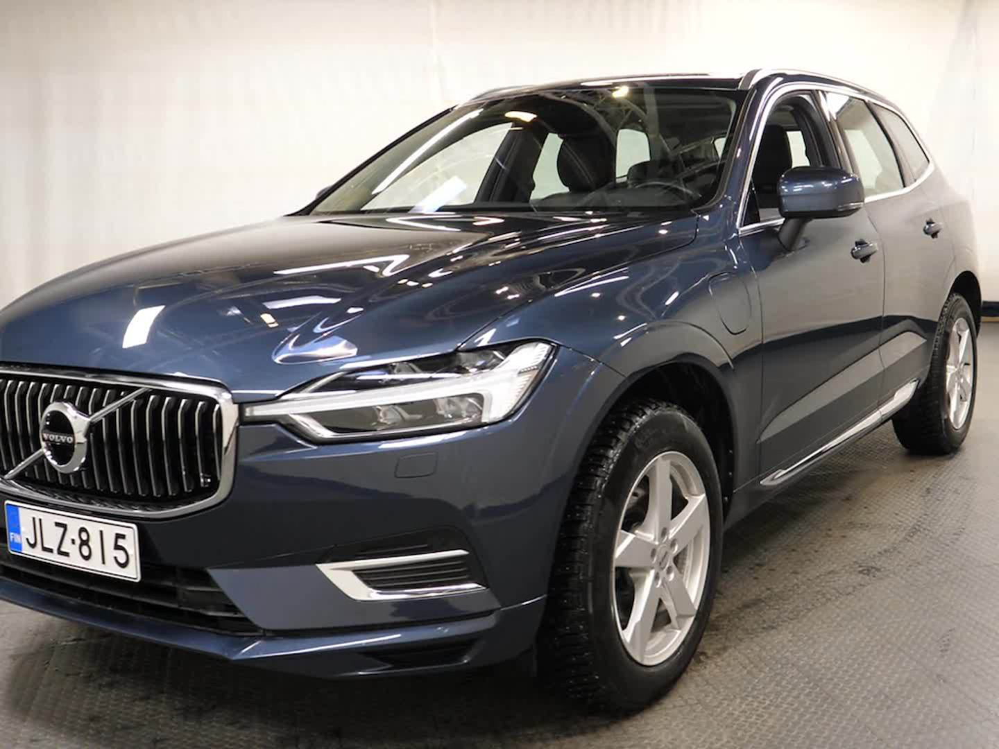 VOLVO XC60 T6 TwE AWD Business Inscription Expression aut. - **ACC / Lämm. tuulilasi / Webasto (VOC) / Harman & Kardon / Panorama / Kamera / Navi**