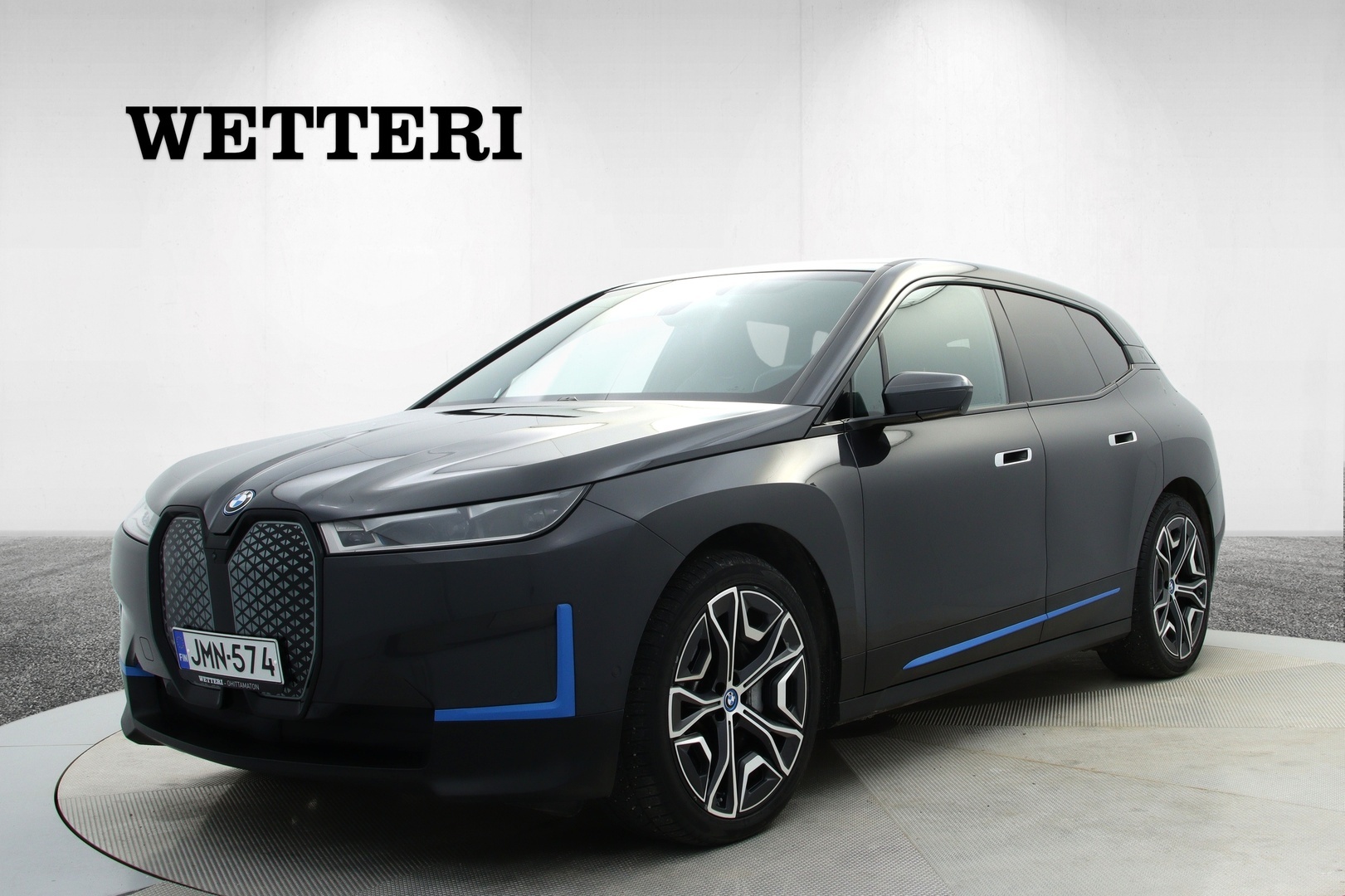 BMW iX xDrive40 - / Harman & Kardon / Laser / Adapt. vakkari / HUD / BLIS / Travel Assist / Digimittaristo / 360-kamera / Lämpöpumppu / KeylessGO / SOH 98,1% /