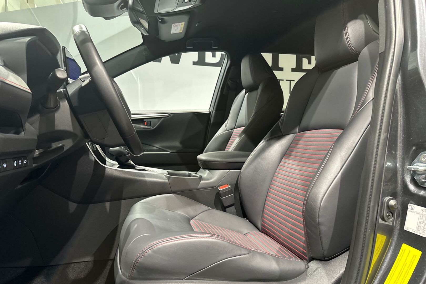Toyota RAV4 Plug-In 2023, kuva 7/27