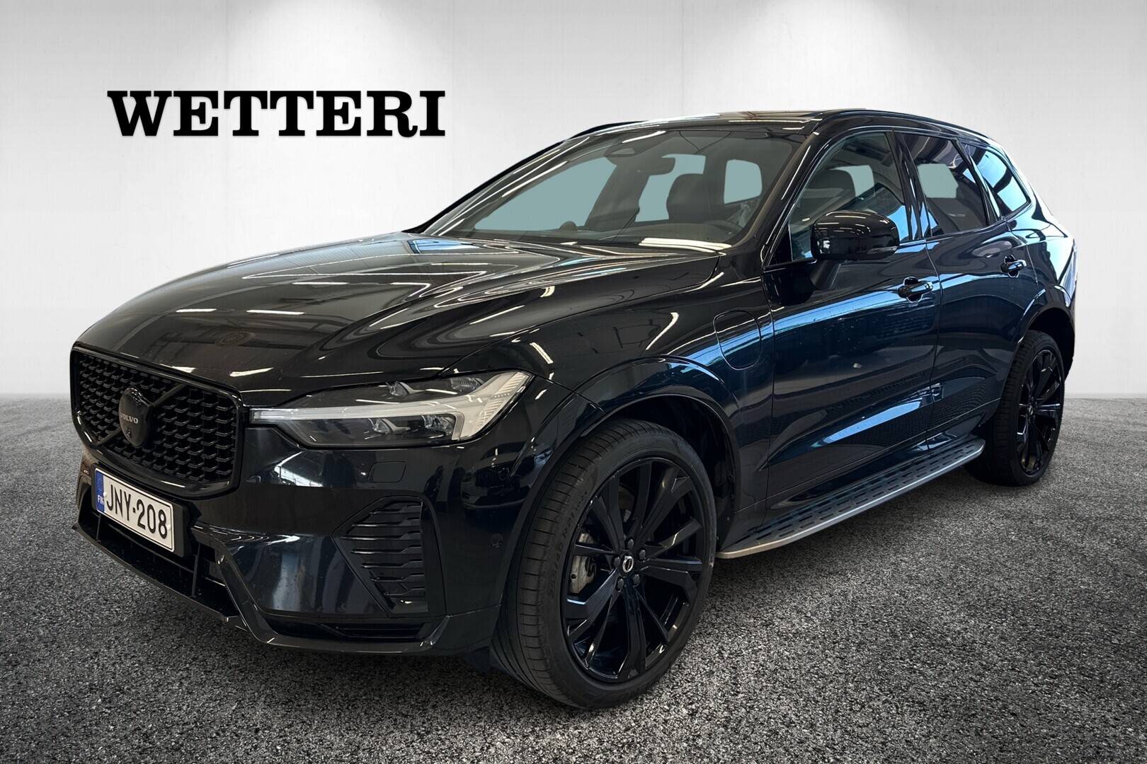 VOLVO XC60 T8 AWD Long Range High Performance Ultra Pro Black Edition aut ** Supervarusteet / 1.Om Suomi-Auto / B&W Hifit / Four-C / Panoraama / 360 / Vetokoukku / Astinlaudat ** - ** Supervarusteet / 1.Om Suomi-Auto / B&W Hifit / Four-C / Panoraama / 360 / Vetokoukku / Astinlaudat **