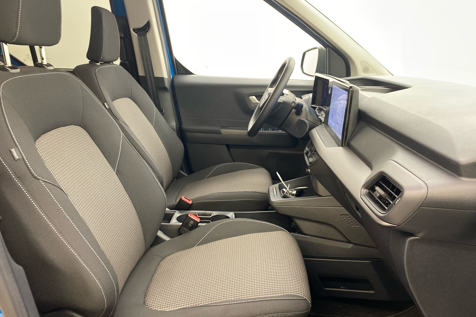 Ford Tourneo Courier 2025, kuva 7/17