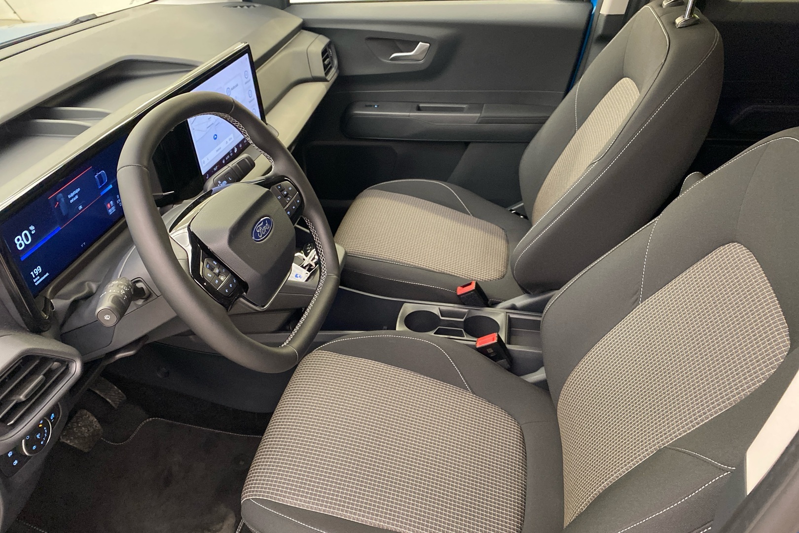 Ford Tourneo Courier 2025, kuva 6/17